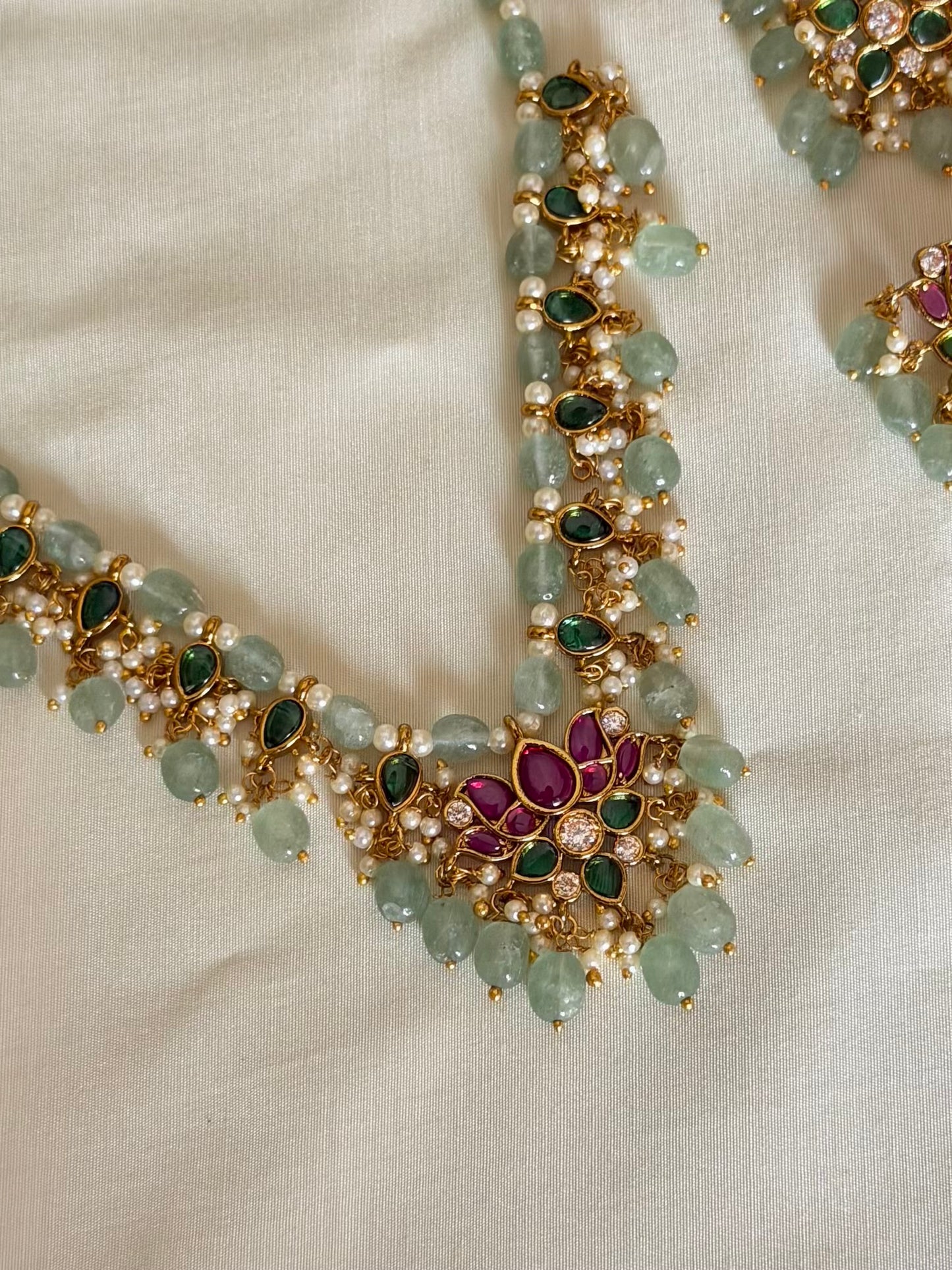 Lotus Kemp stone beaded necklace set