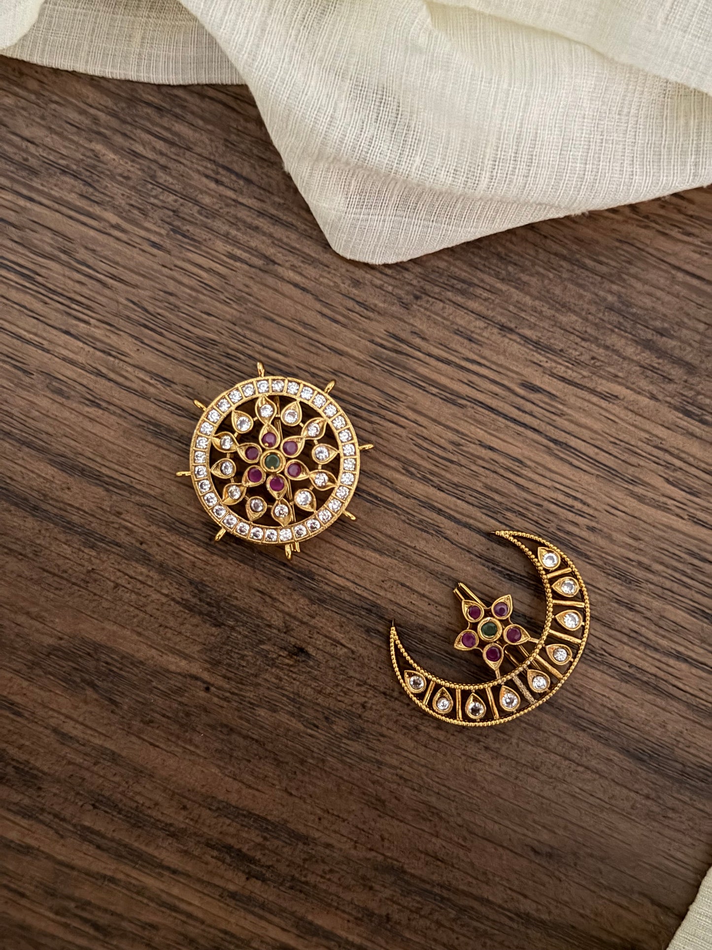 Kemp stone surya chandra hair accessory