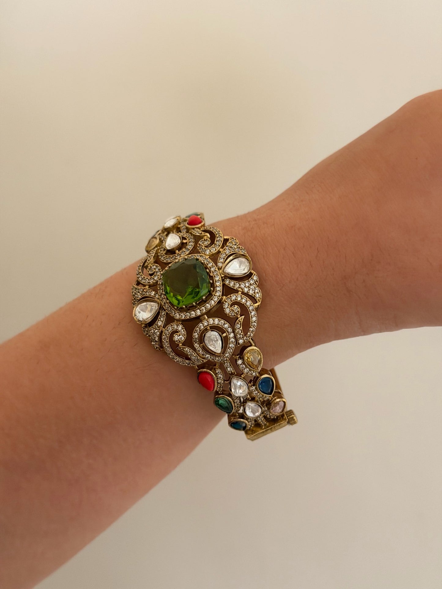 Openable Kundan Stone Kada with Green Centre & CZ Detailing