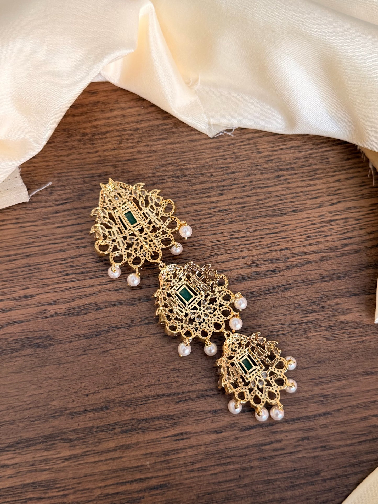 Emerald Green Stone Short Jada with Pearl Drops – Bridal Hair Jewellery
