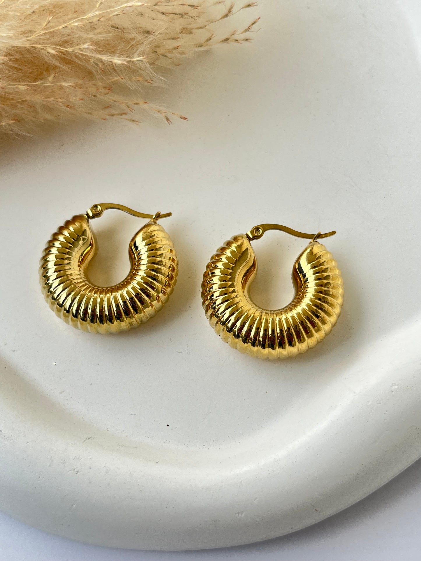 Bold Rakhi Gift Combo – Round Chain, Anya Hoops & Ariana Bracelet