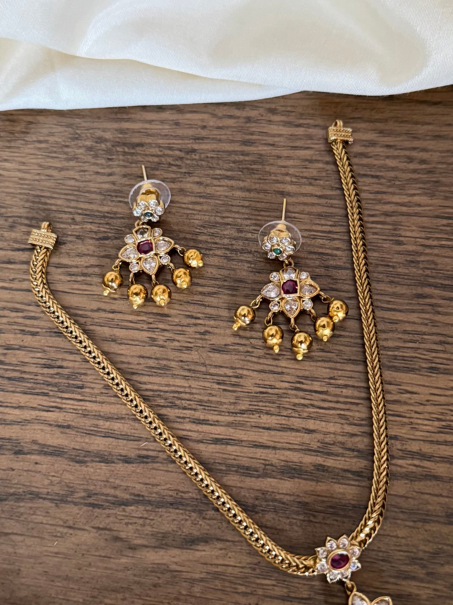 Minimal Attigai Necklace Set