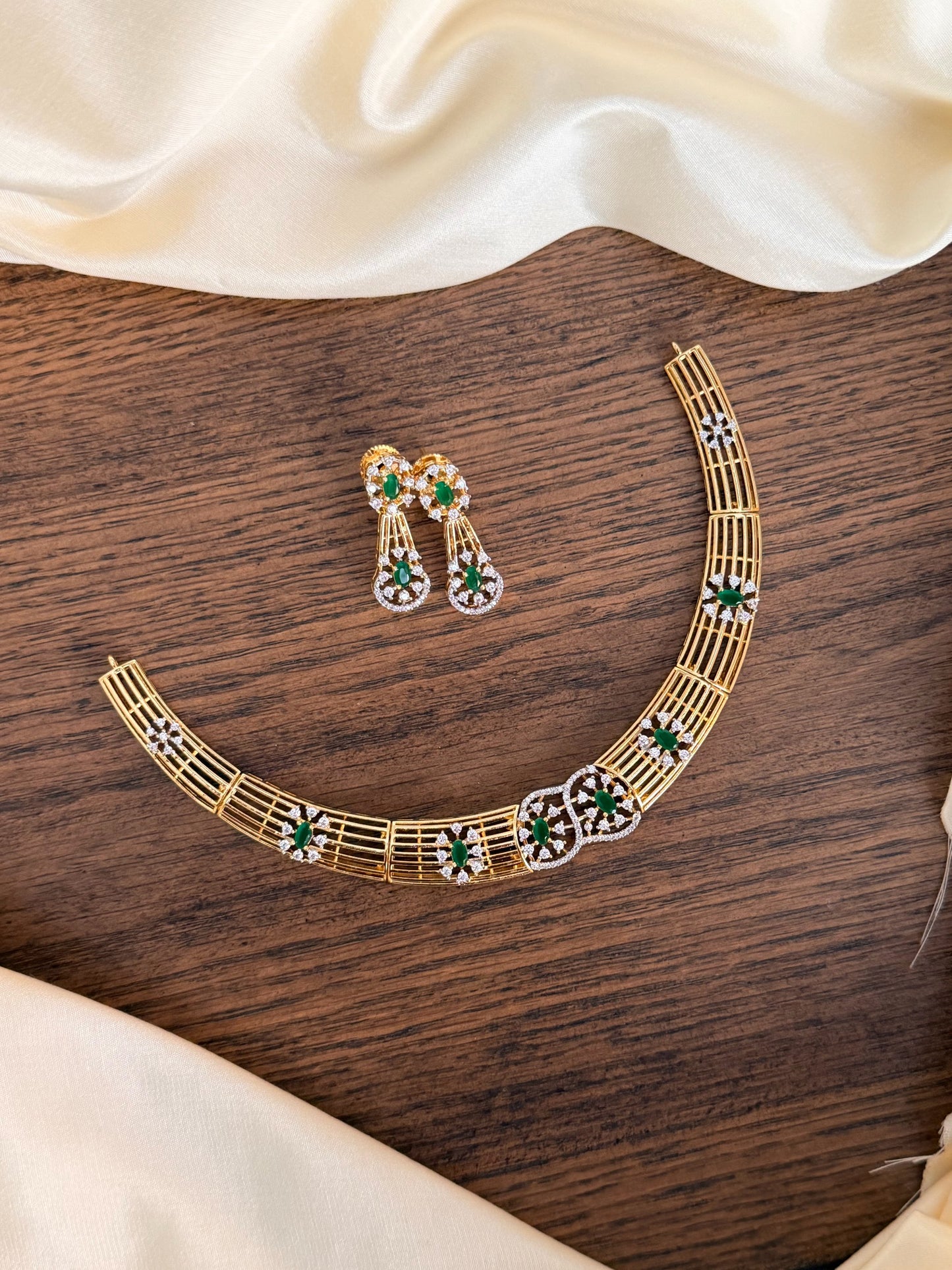 Real Diamond Look Designer Kanti Necklace Set