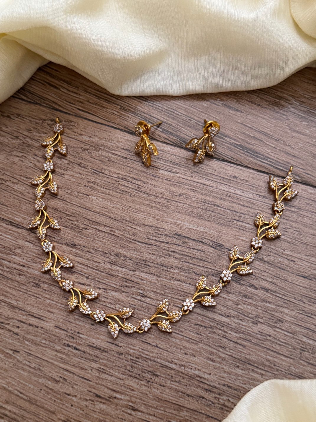 Sparkling AD Stone Floral Vine Choker Necklace Set