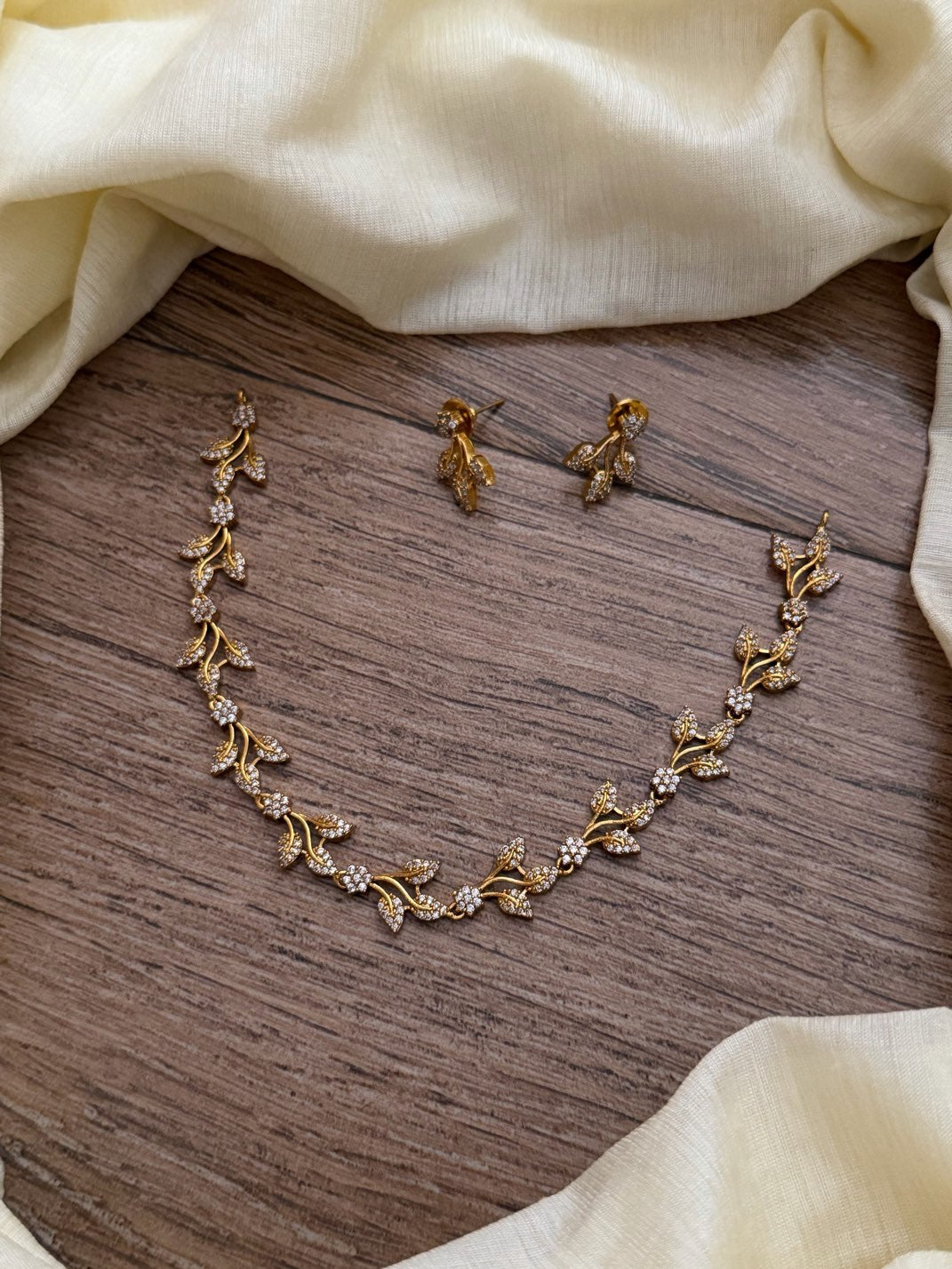 Sparkling AD Stone Floral Vine Choker Necklace Set