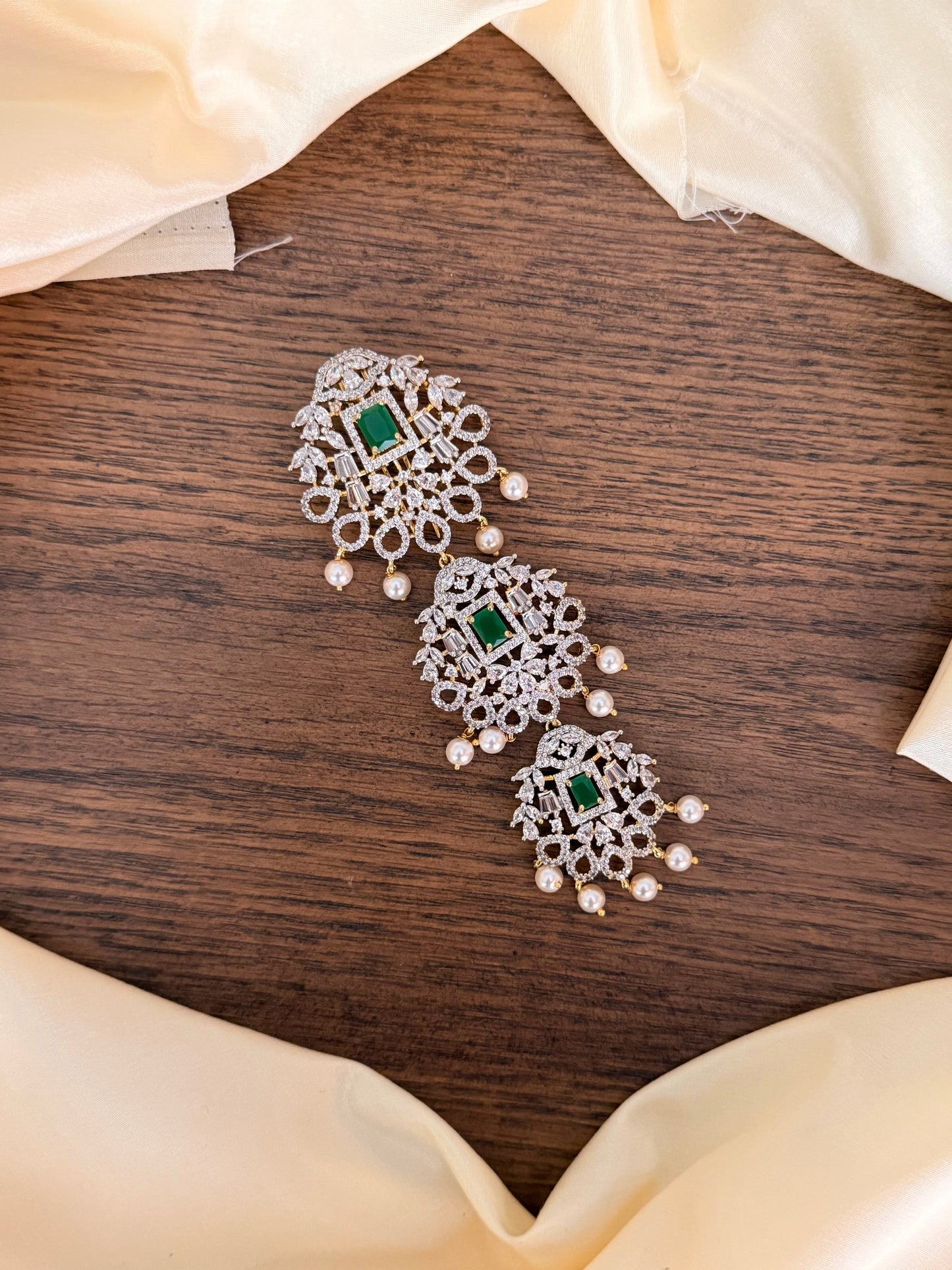 Emerald Green Stone Short Jada with Pearl Drops – Bridal Hair Jewellery