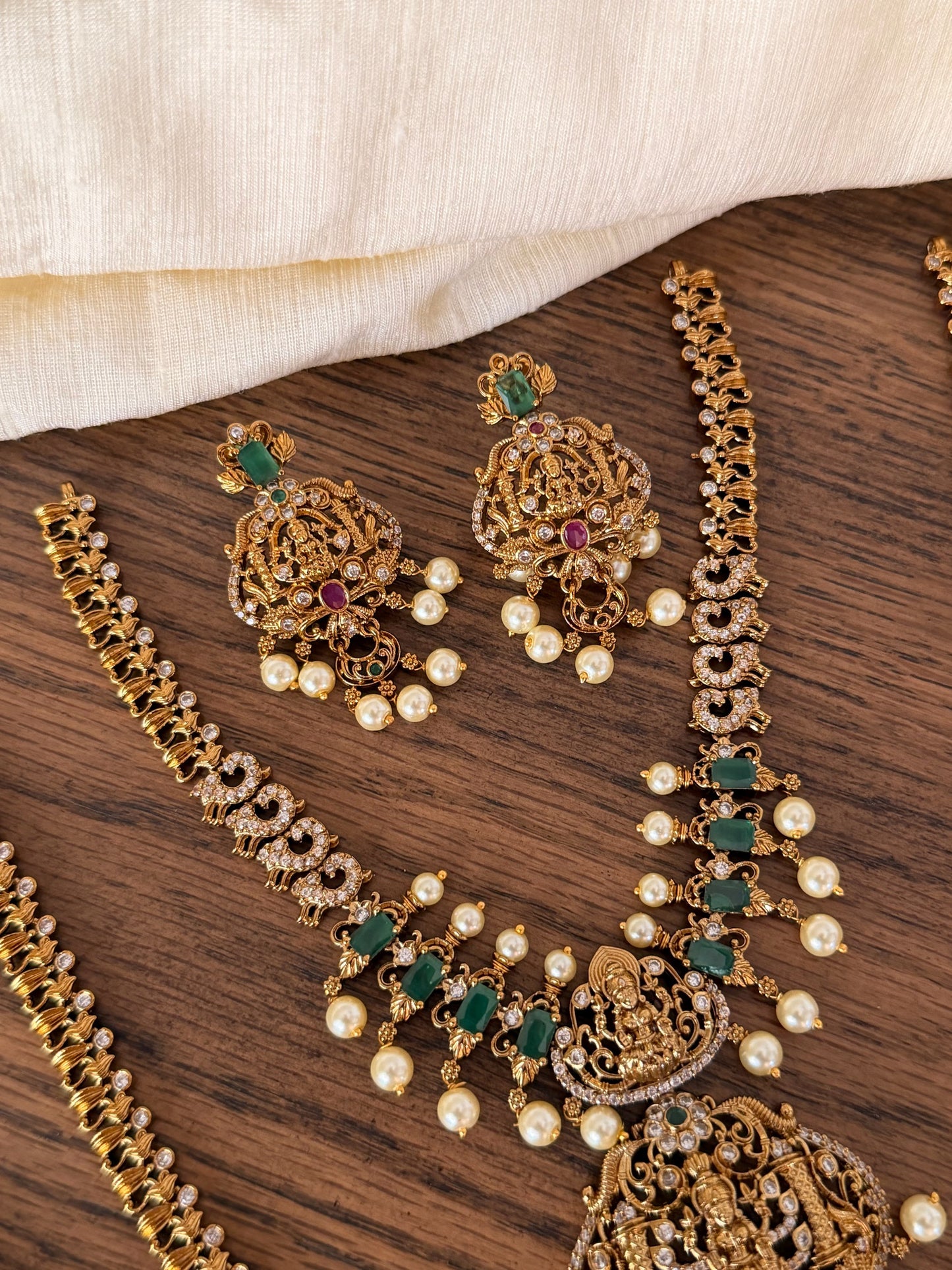 Bridal Nakshi Combo Jewellery Set – Short Necklace, Long Haram & Maang Tikka