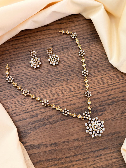 Diamond look-alike necklace set