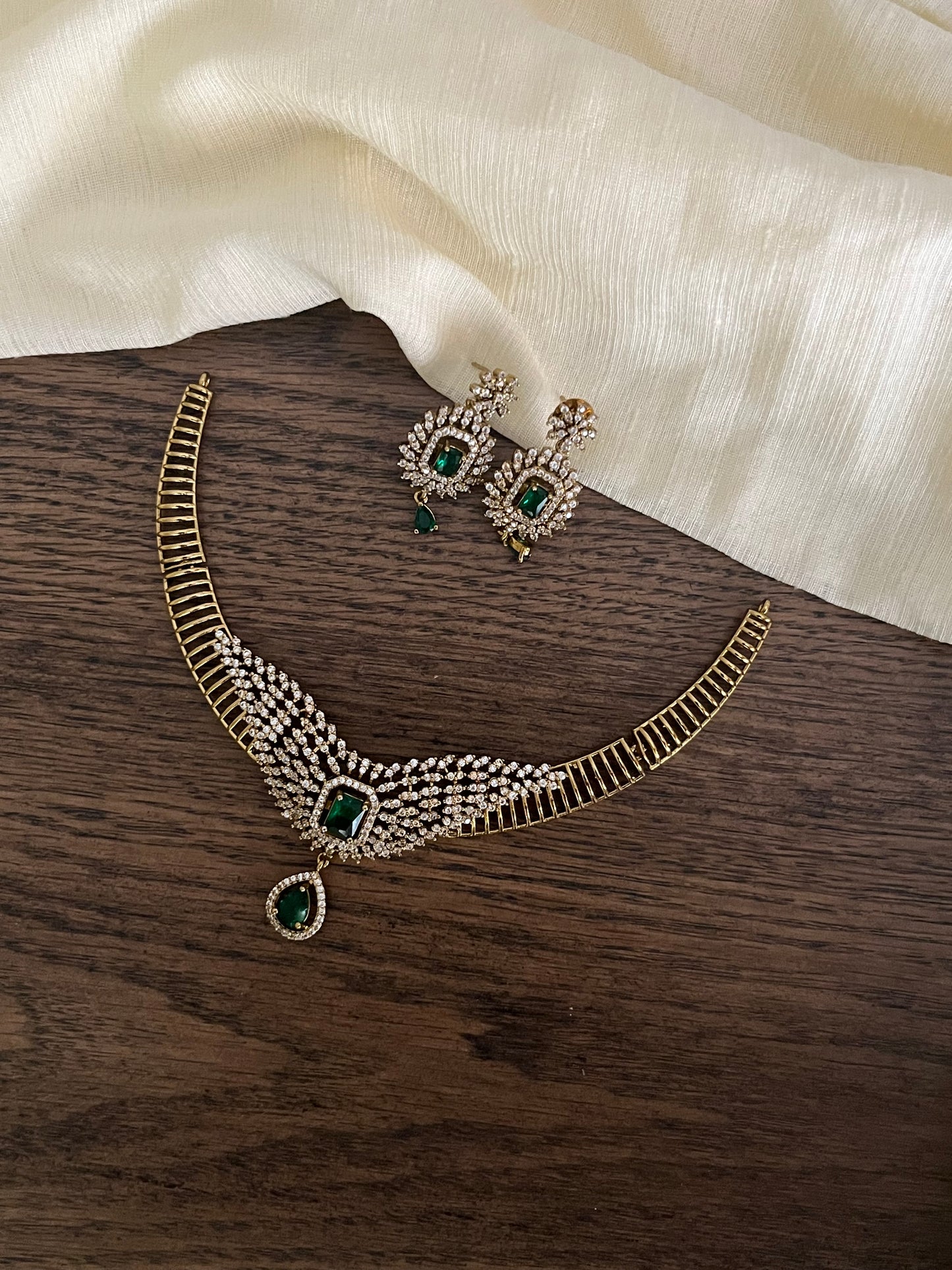 Traditional Kanti Necklace – Green Stones & AD – With Earrings