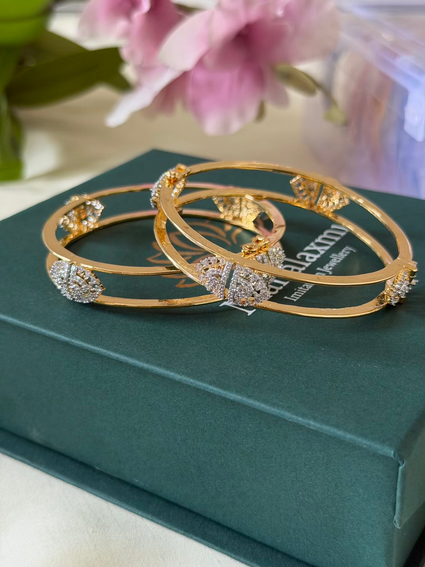 Elegant Color changeable bangle set