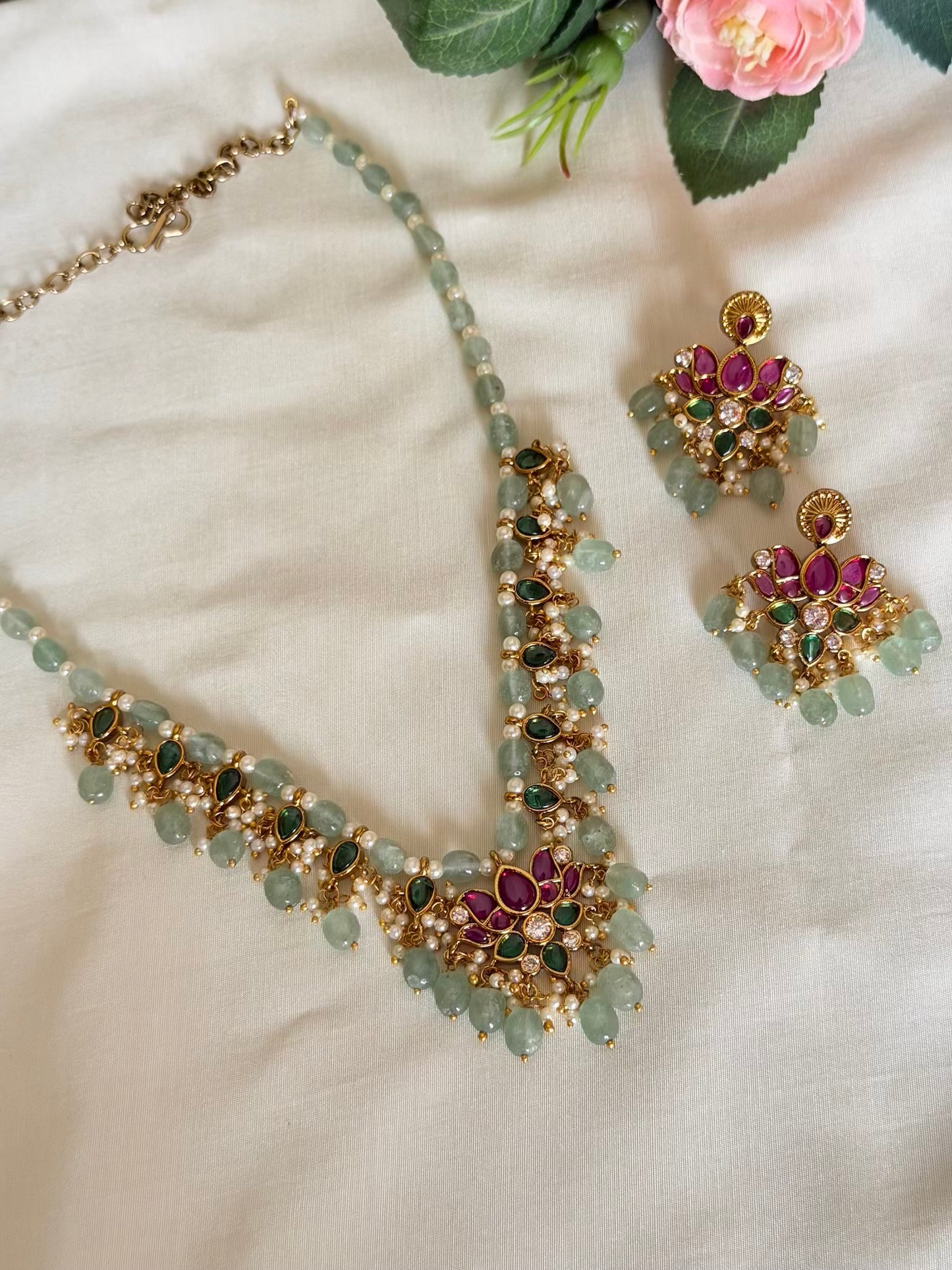 Lotus Kemp stone beaded necklace set