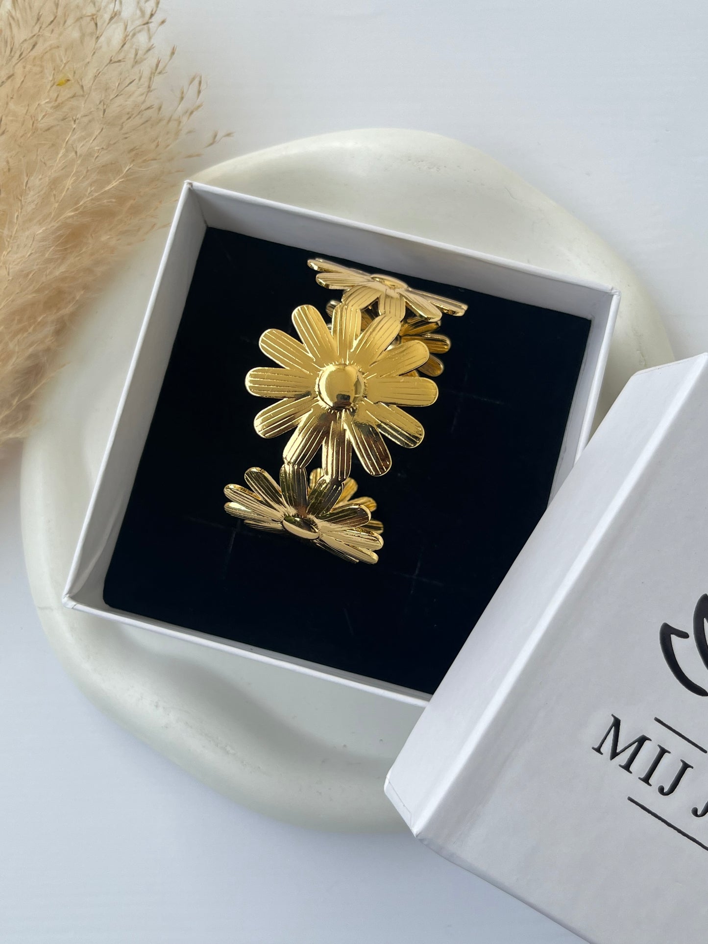 Daisy Bracelet Cuff