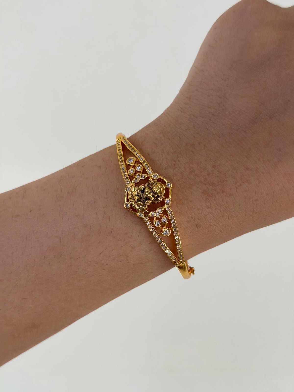 Lakshmi Leaf Frame Openable Kada Bracelet with Zircon Borders