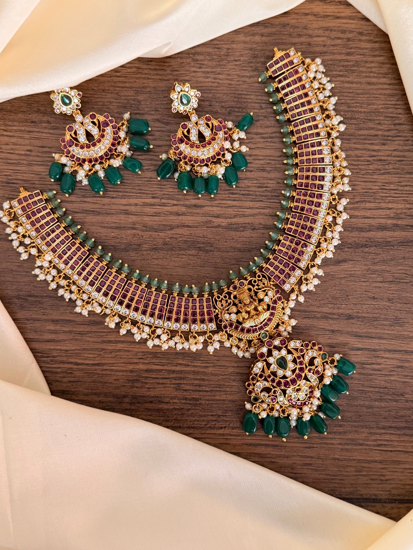 Grand Temple Style Detachable Pendant Necklace Set
