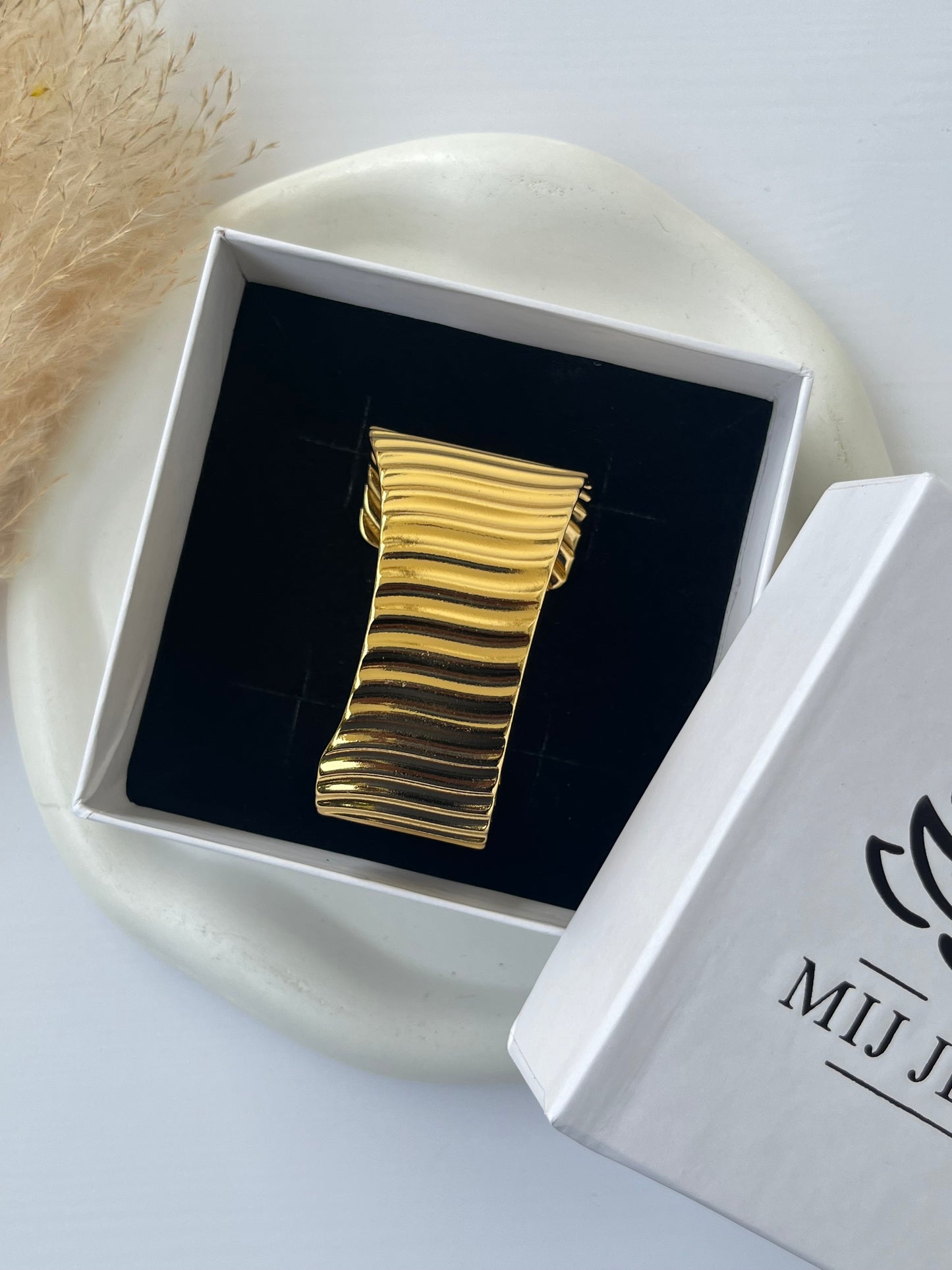 Lou Bracelet Cuff
