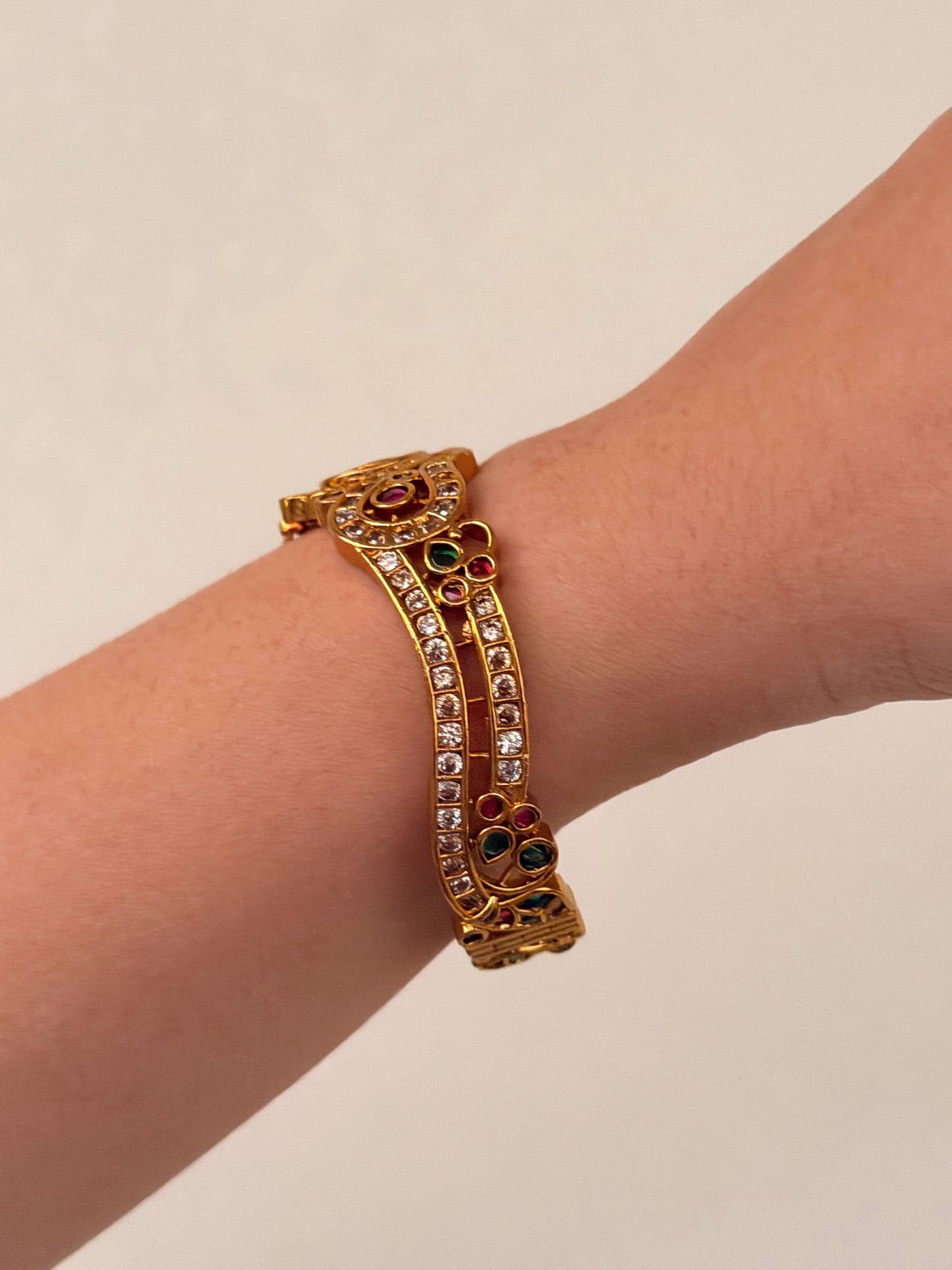 Openable Kemp Stone Kada with CZ Detailing