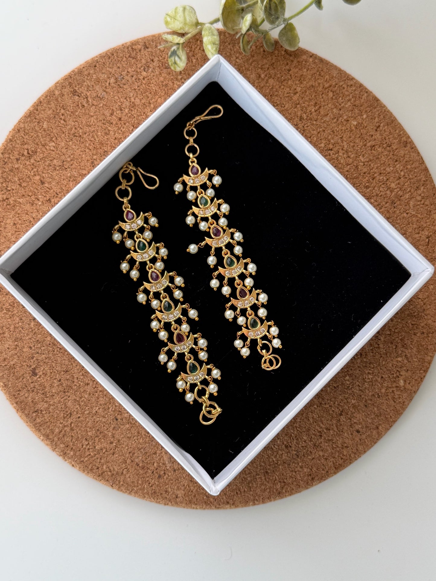 Shimmering Crescent Pearl Mattal