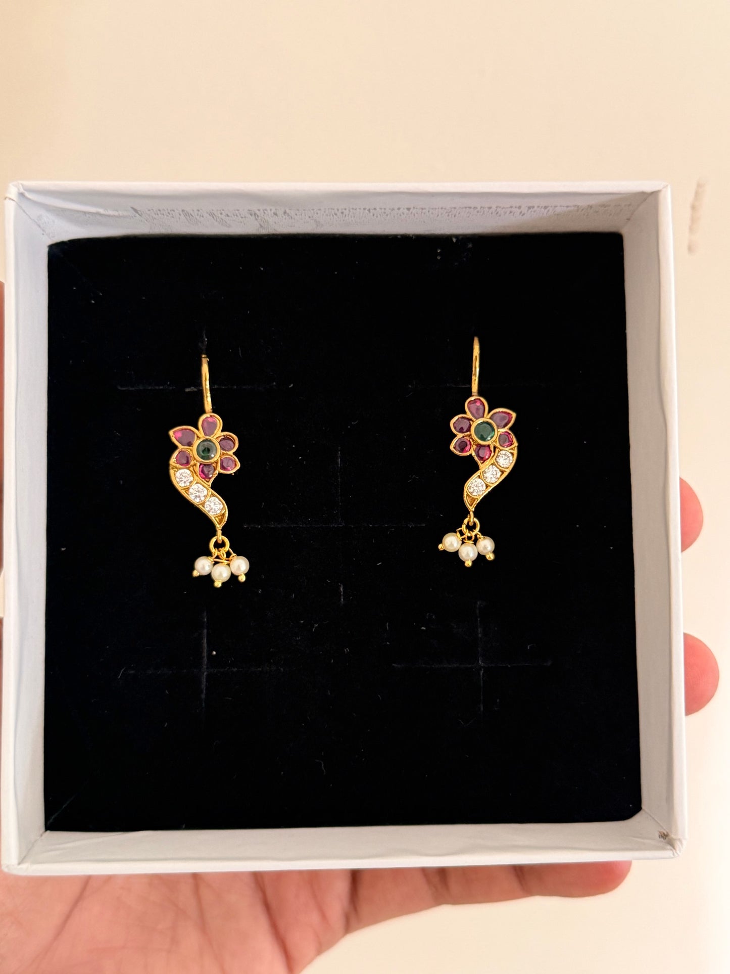 2-in-1 Kemp Stone Floral Bugadi & Hook Earrings with Pearls