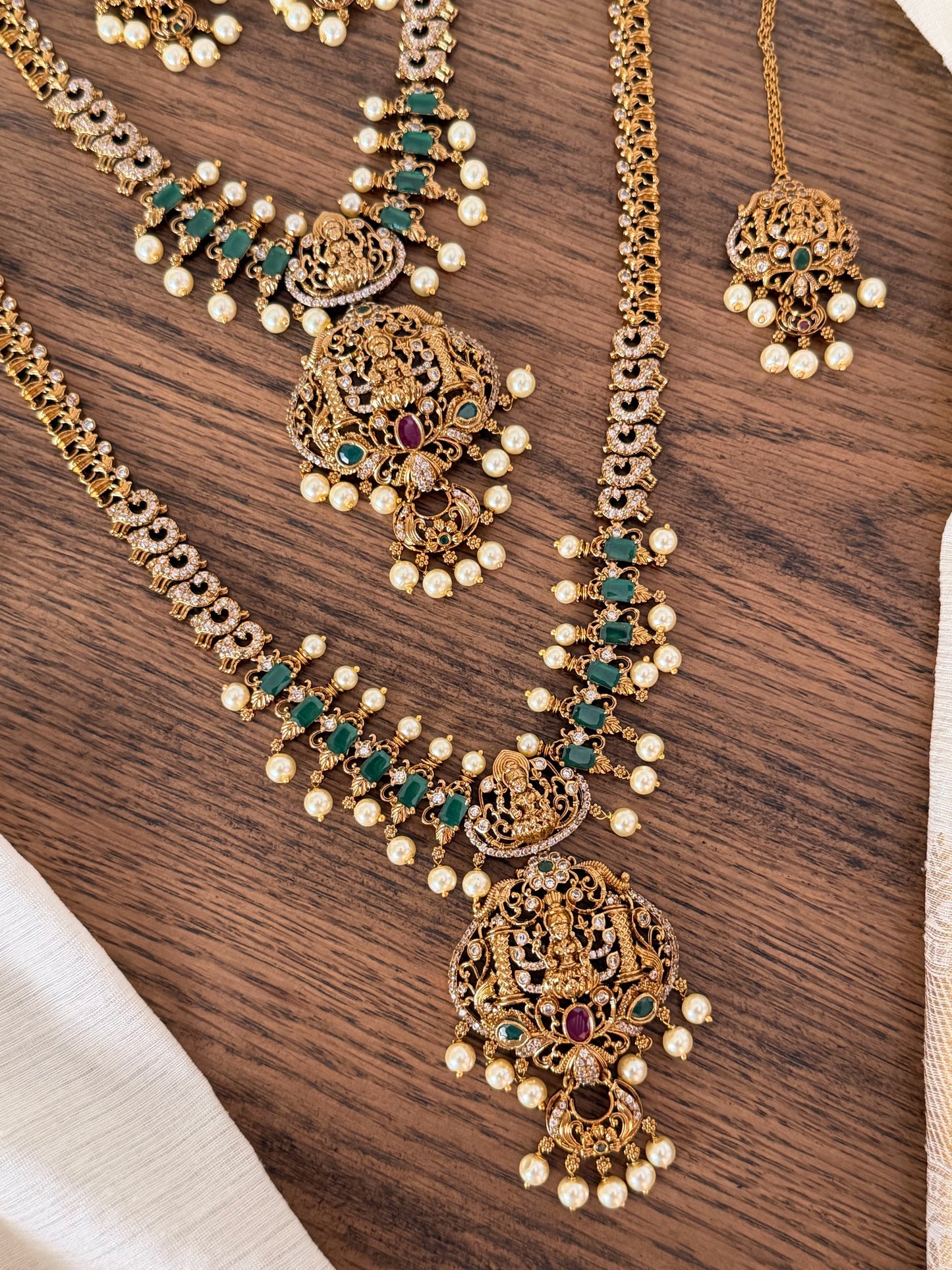 Bridal Nakshi Combo Jewellery Set – Short Necklace, Long Haram & Maang Tikka
