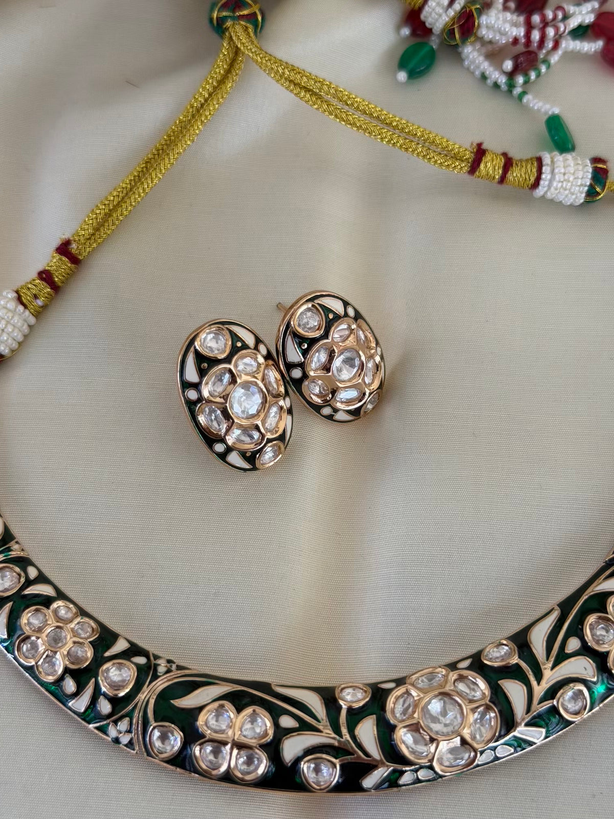 Kundan Meenakari Collar Necklace Set with Stud Earrings
