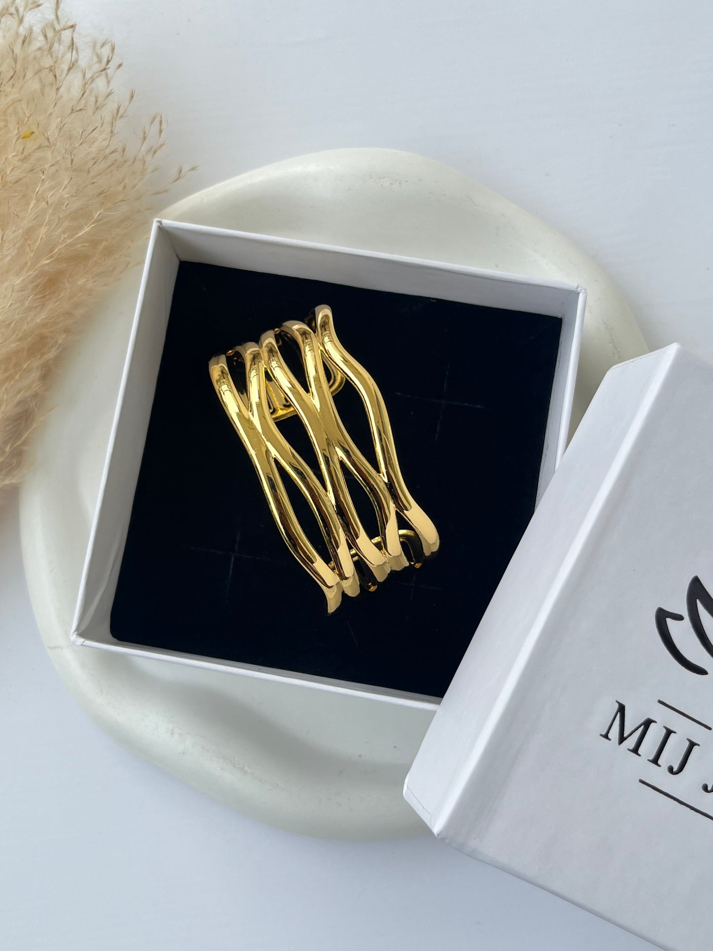 Tetsu Bracelet Cuff