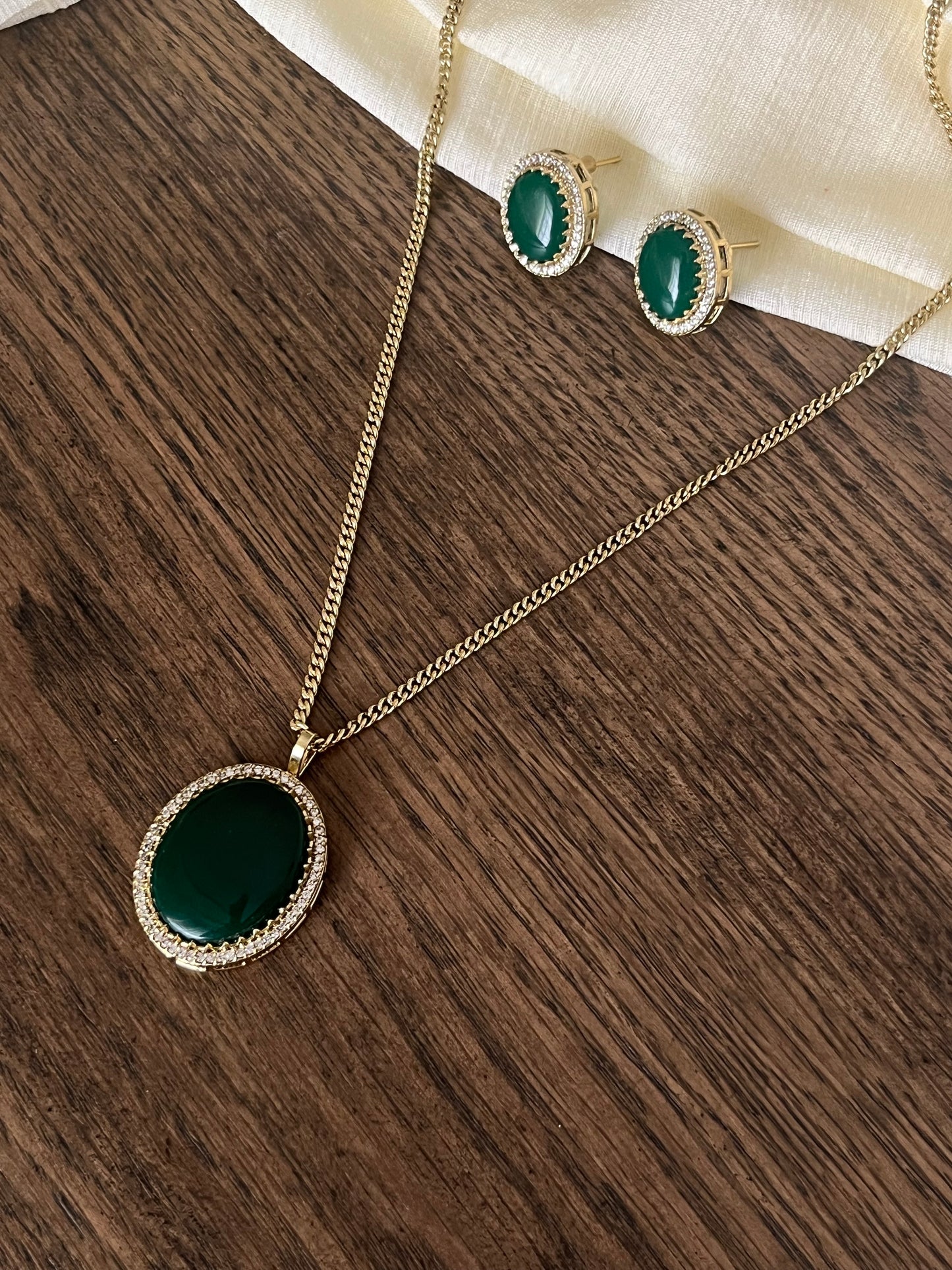 Green Moissanite Pendant Set – Brass Base – Premium Finish