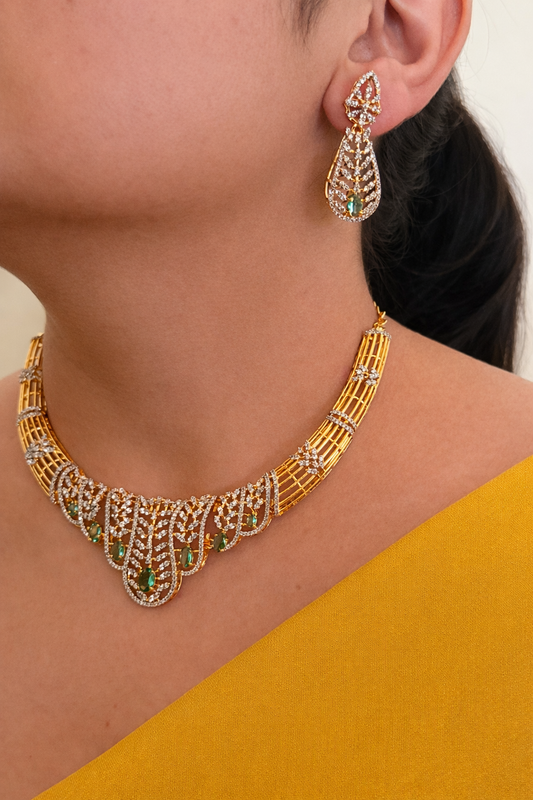 Elegant Filigree Necklace Set with Emerald Accents and Diamond-Cut Detailing | Contemporary Bridal Jewelry