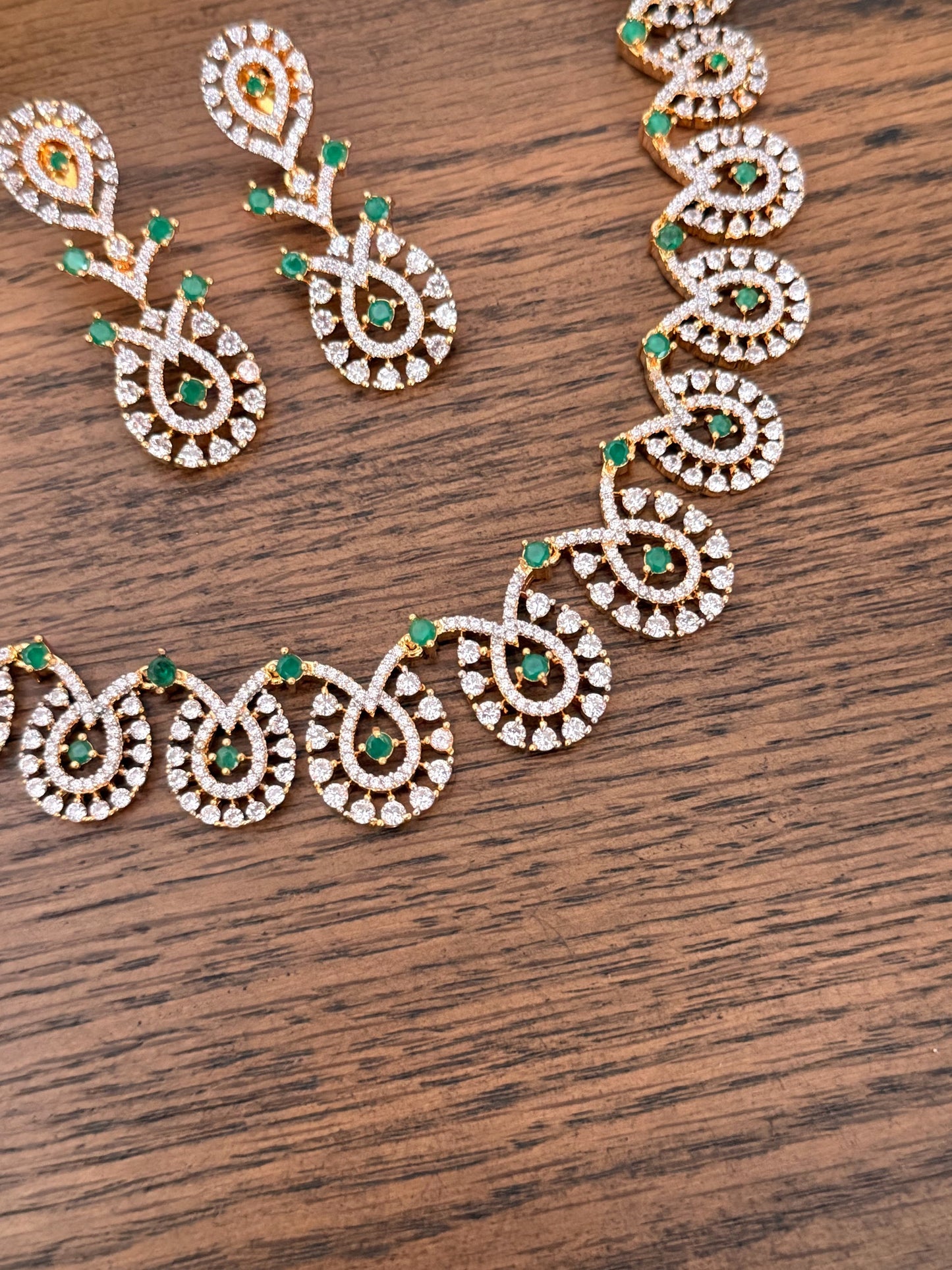 Emerald & Diamond-Replica Teardrop Choker Set in Silver/Gold Finish