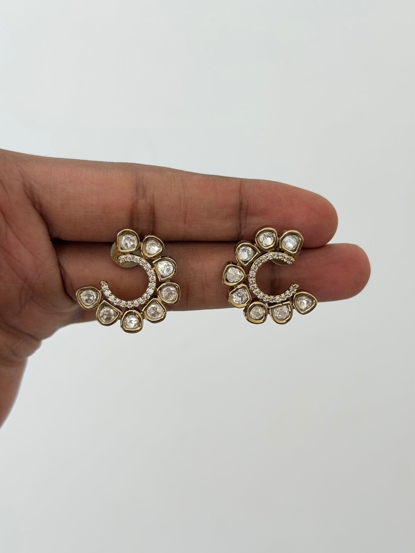 Kundan Stud Earrings — Round Design