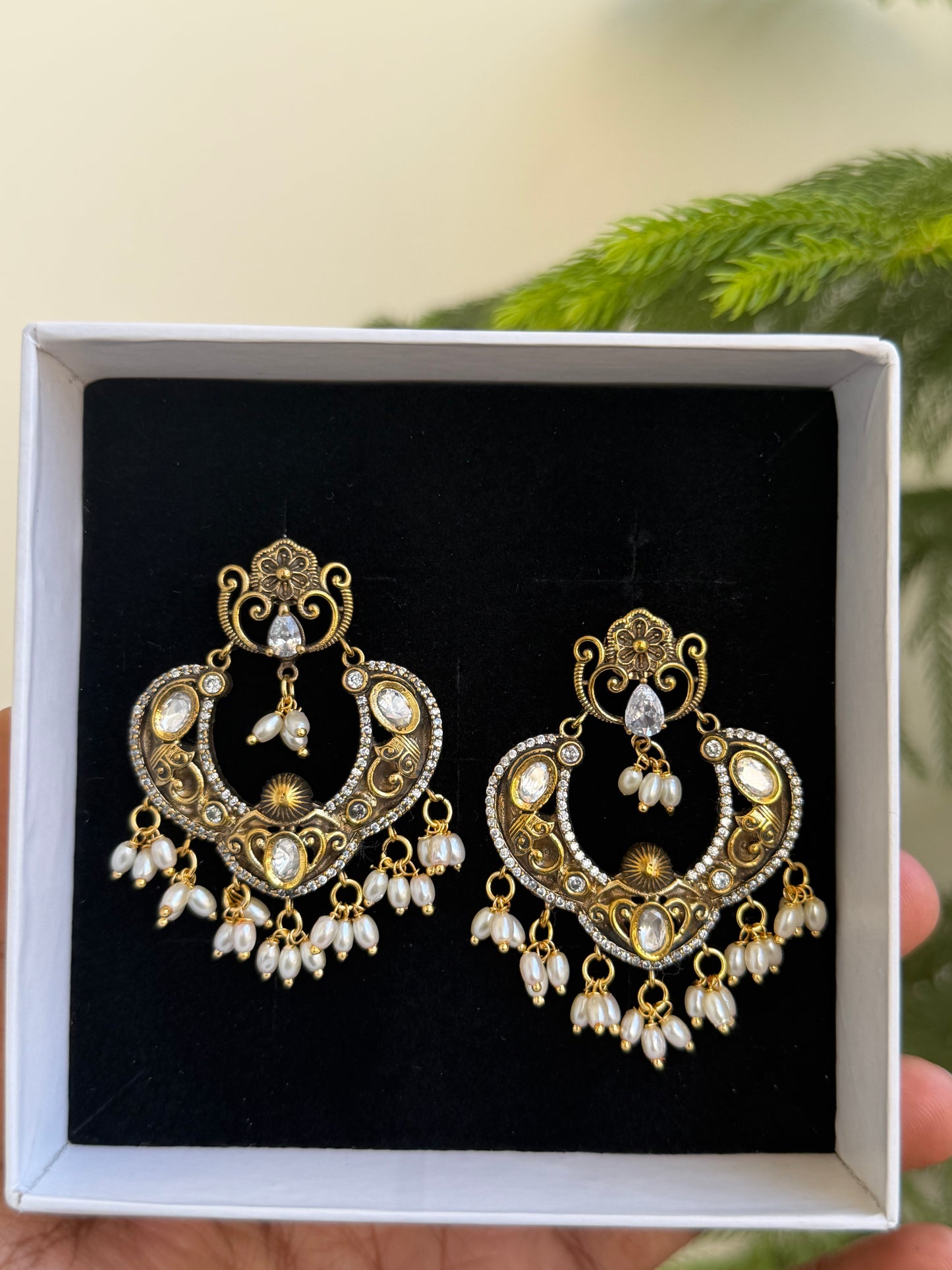 Rustic Foilback Kundan Chaandbali