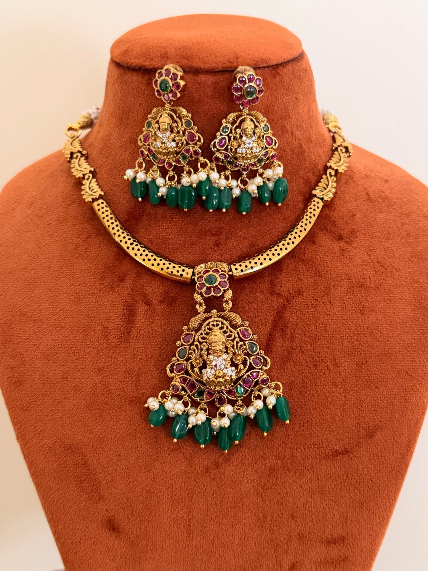 Temple Style Lakshmi Devi Kanti Necklace Set