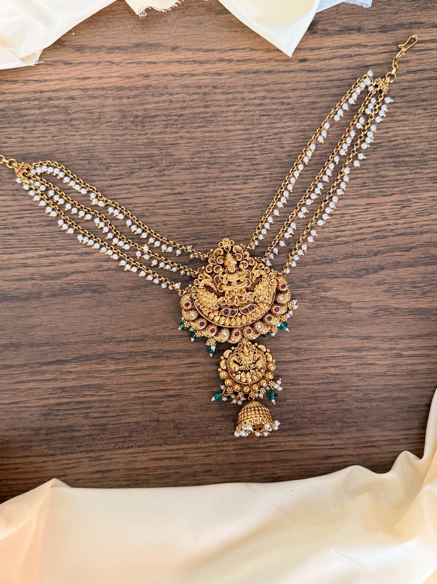 Temple Style Pearl Chain Hair Accessory
