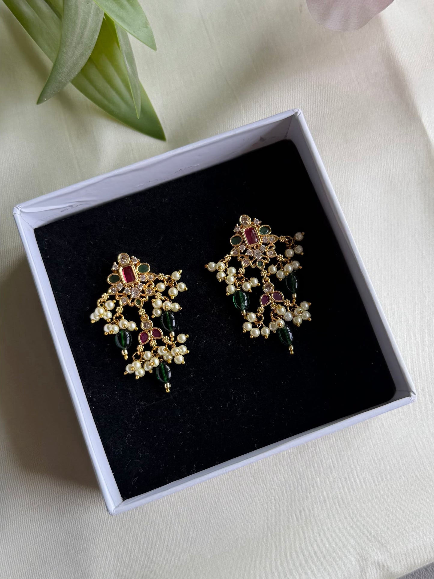 Kemp Stone Pearl Hanging Earrings