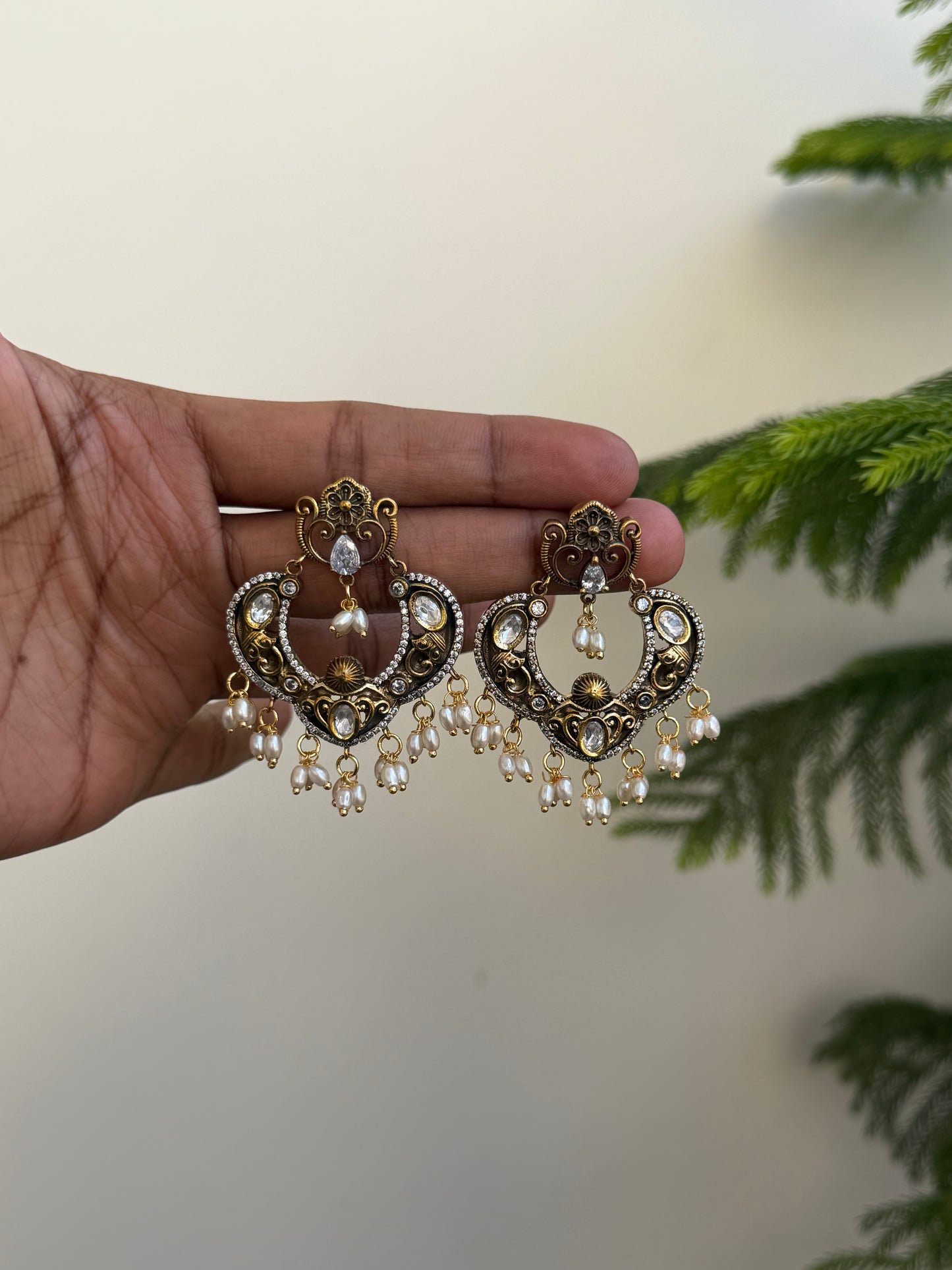 Rustic Foilback Kundan Chaandbali
