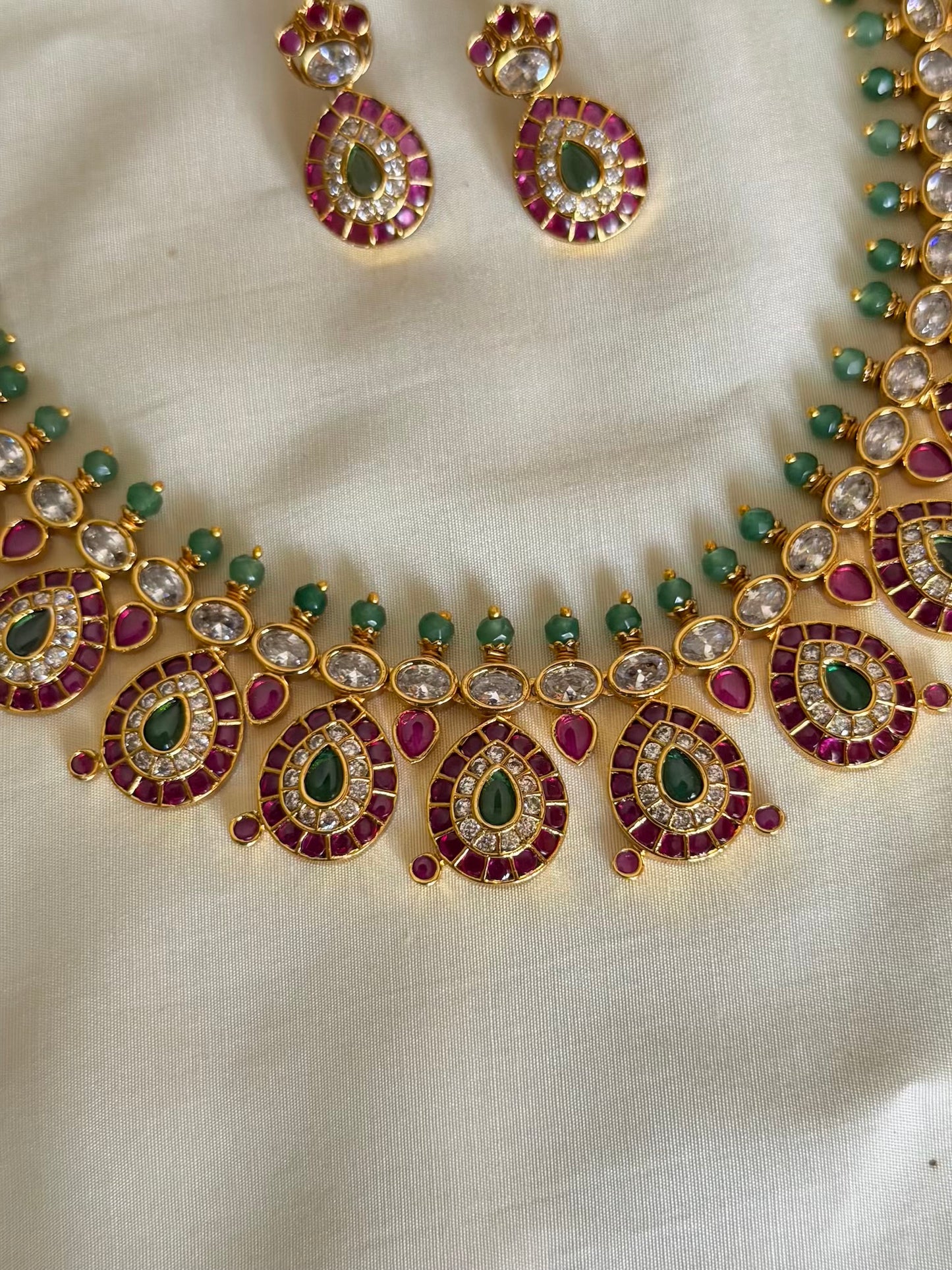 Grand Kemp stone drop necklace set