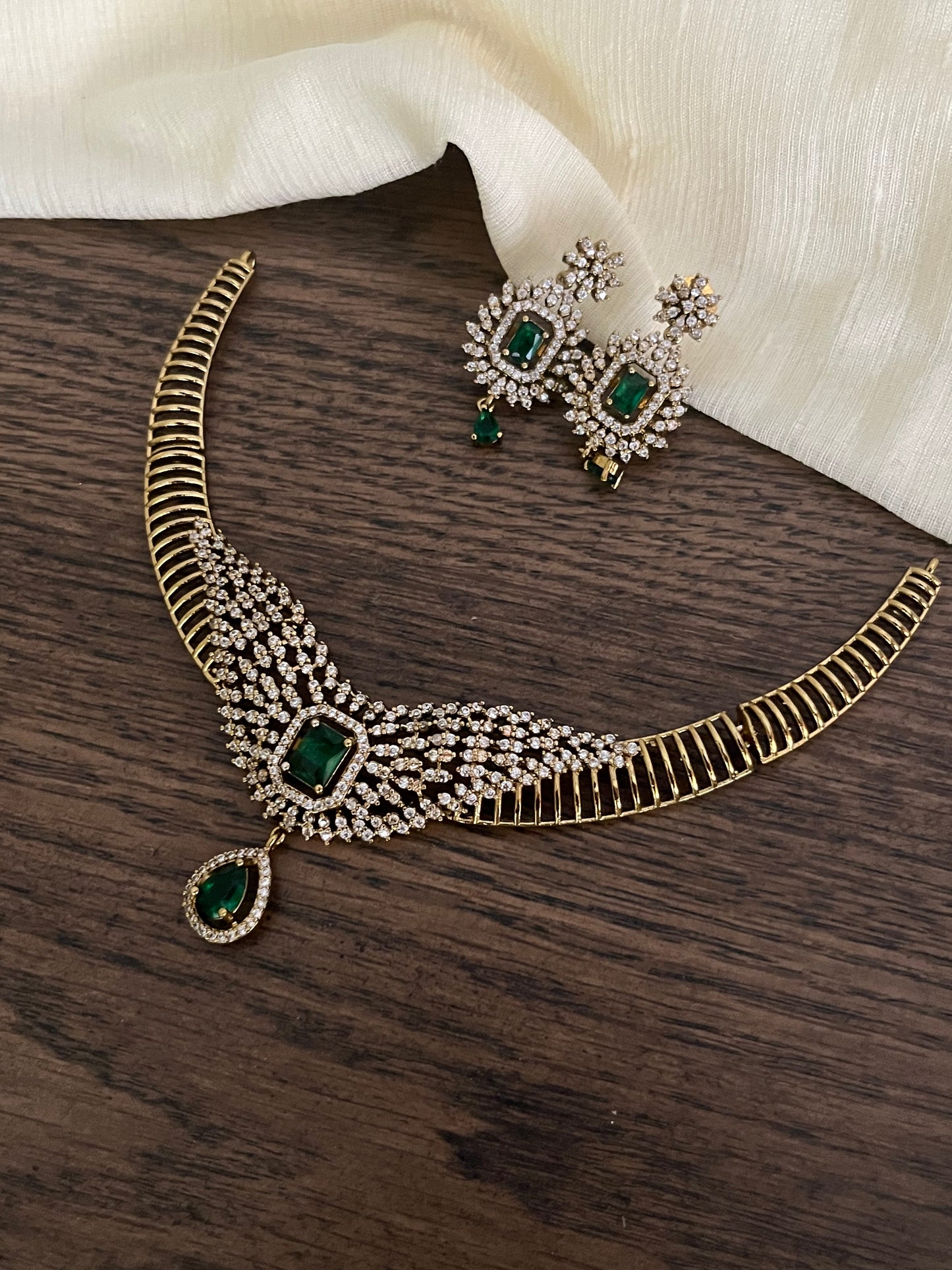 Traditional Kanti Necklace – Green Stones & AD – With Earrings