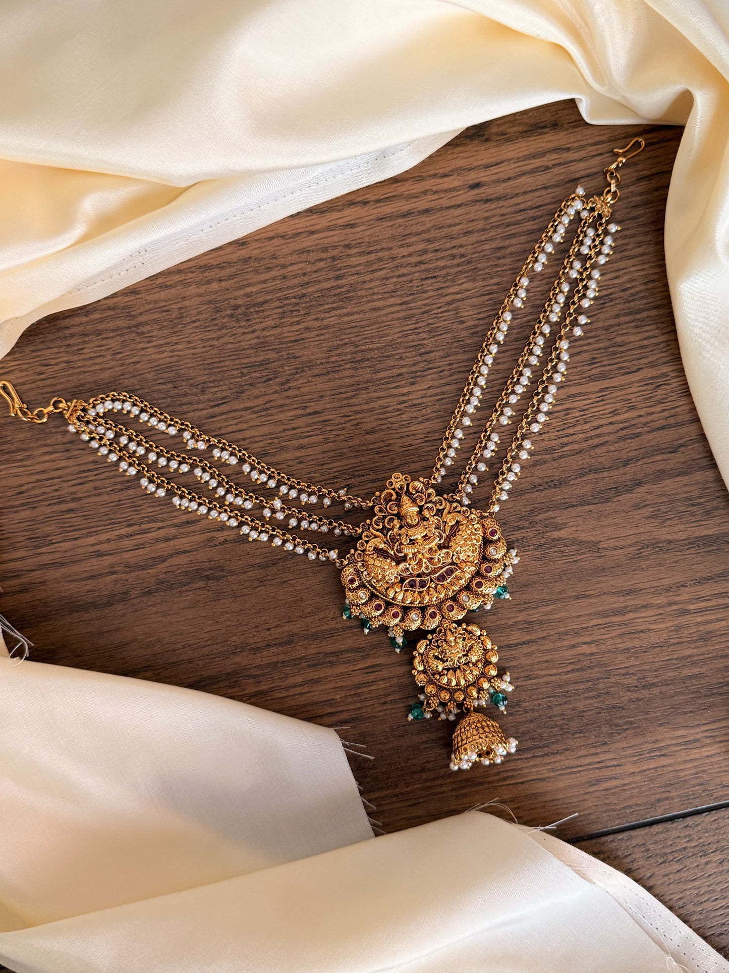 Temple Style Pearl Chain Hair Accessory