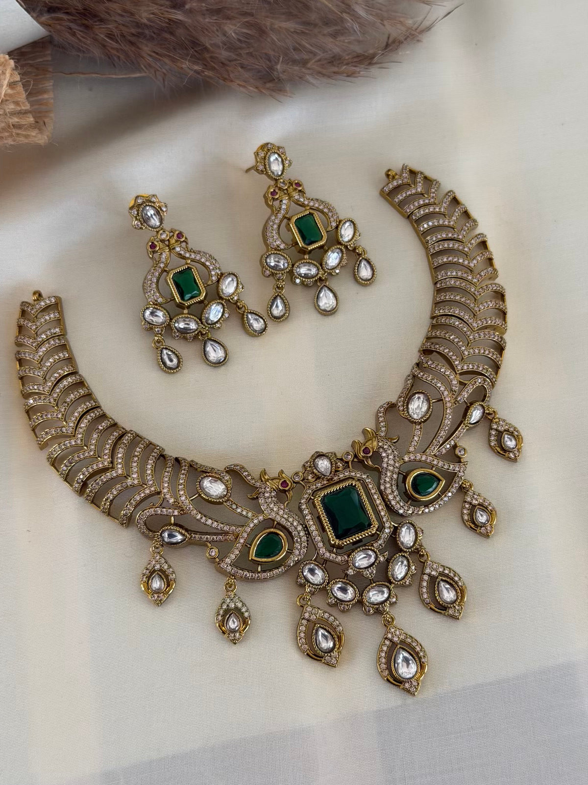 Emerald Peacock Feather Collar Necklace Set with Earrings