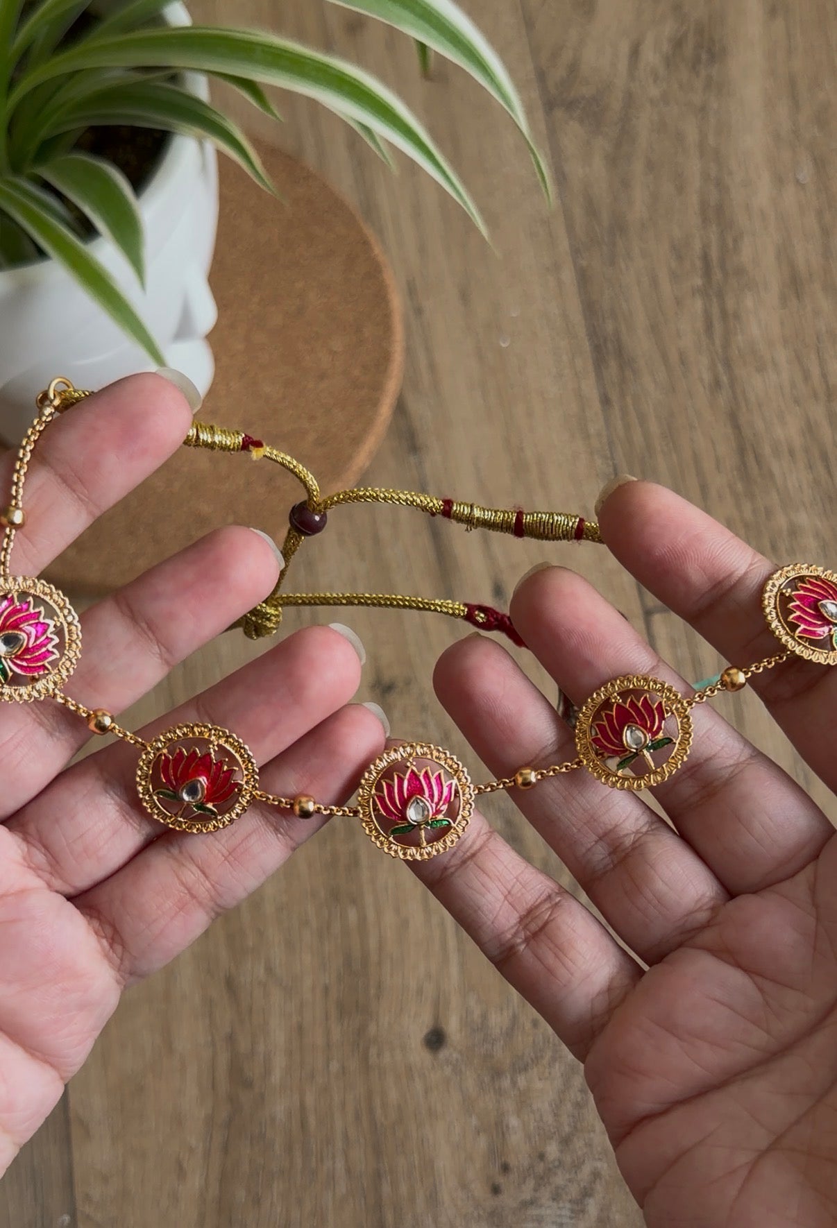 Lotus Trending Necklace Set