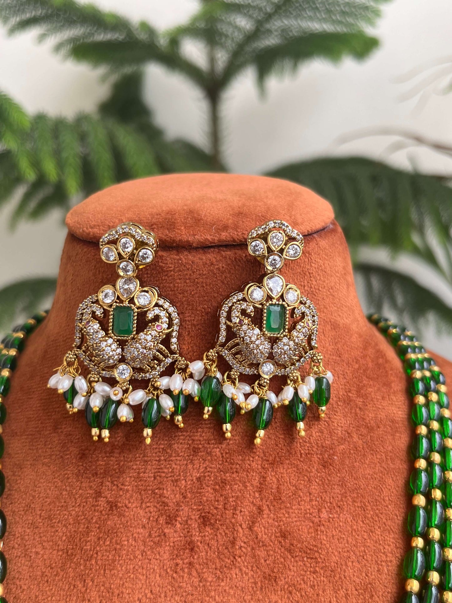 Monalisa Beads Haram with Victorian Pendant & Matching Earrings