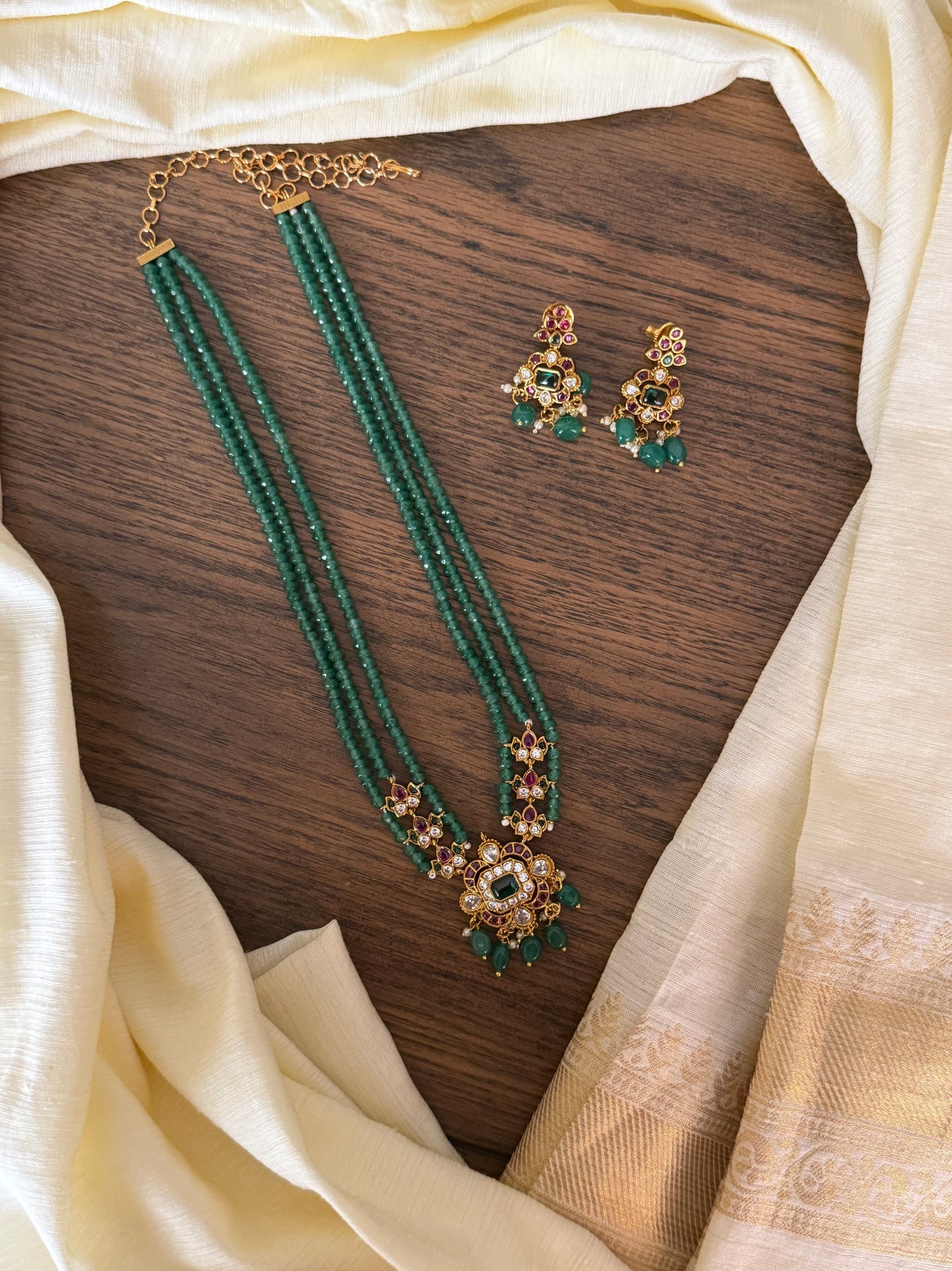 Handmade Green Onyx Bead Necklace Set with Polki Style Pendant