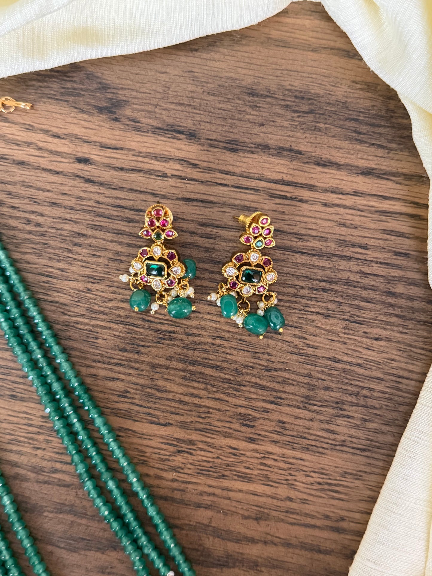 Handmade Green Onyx Bead Necklace Set with Polki Style Pendant