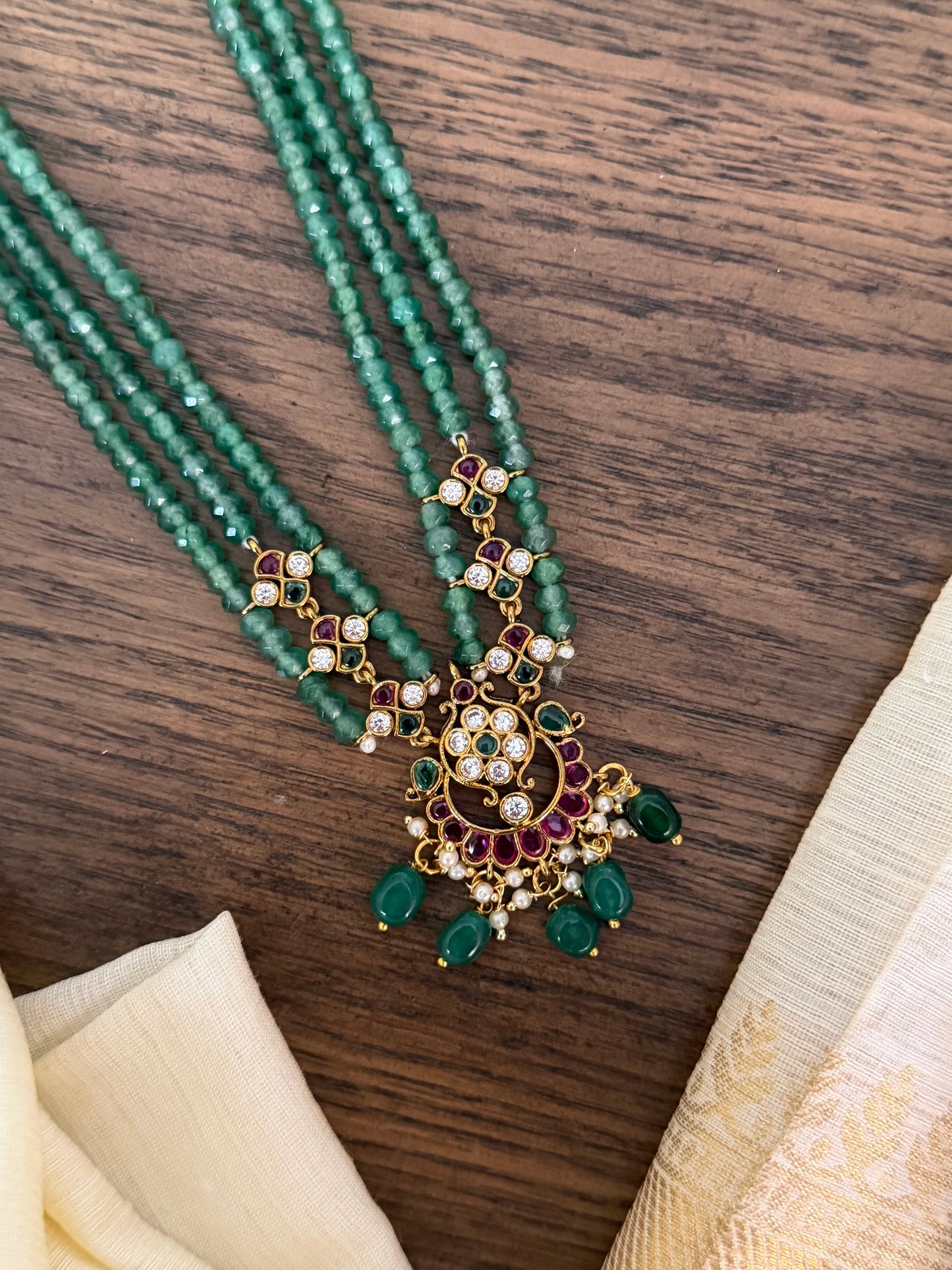Handmade Mint Green Onyx Bead Necklace Set with Kemp Stone Pendant