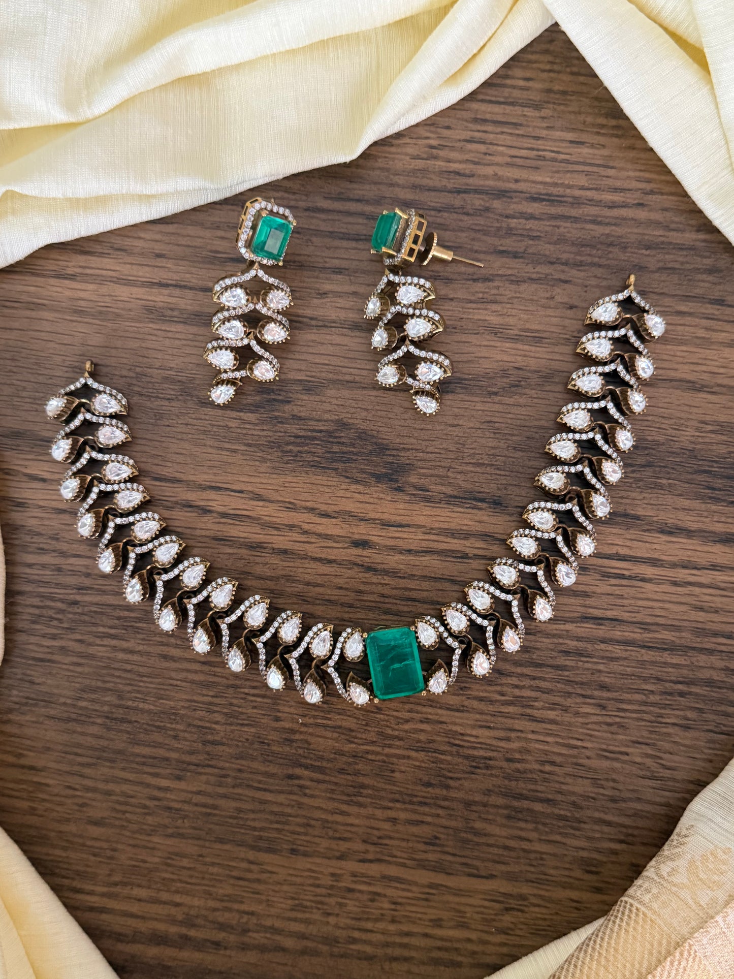 Antique Silver Finish Doublet Emerald Choker Set with Leaf Motif