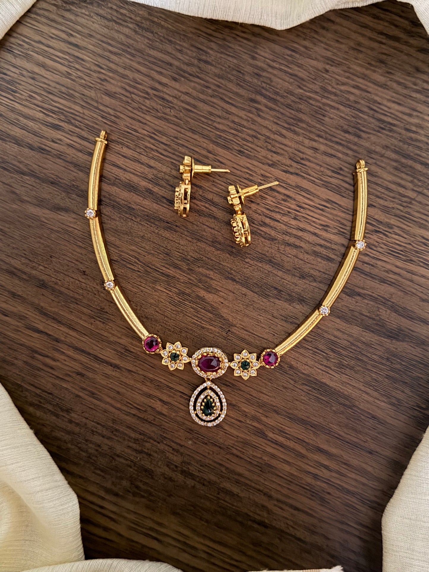 Delicate Gold Finish Floral Kanti Choker Set with Teardrop Pendant