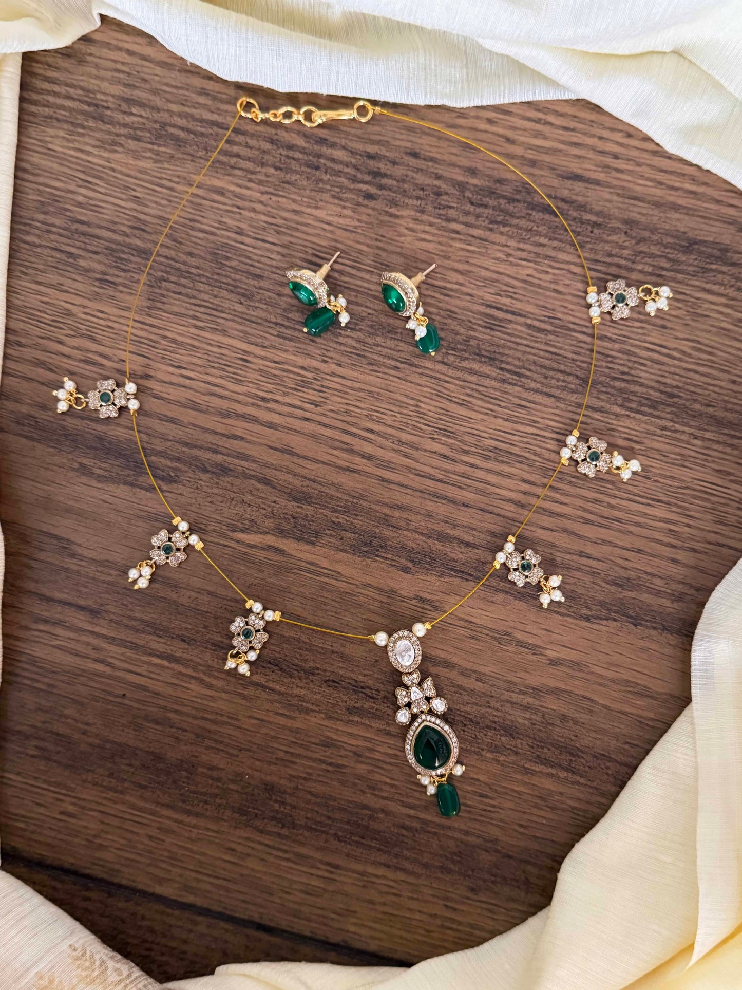 Foil back Kundan Invisible Chain