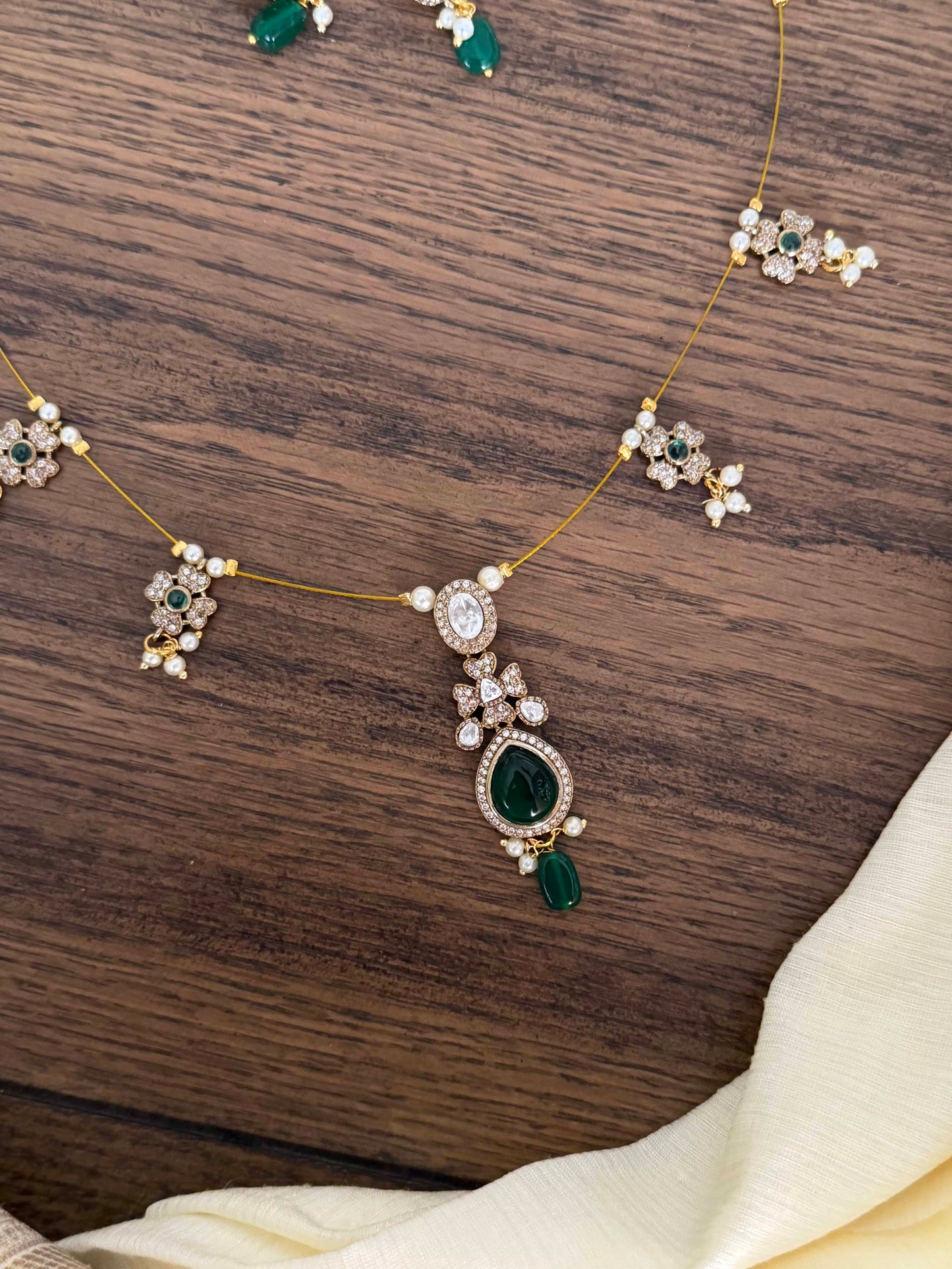 Foil back Kundan Invisible Chain