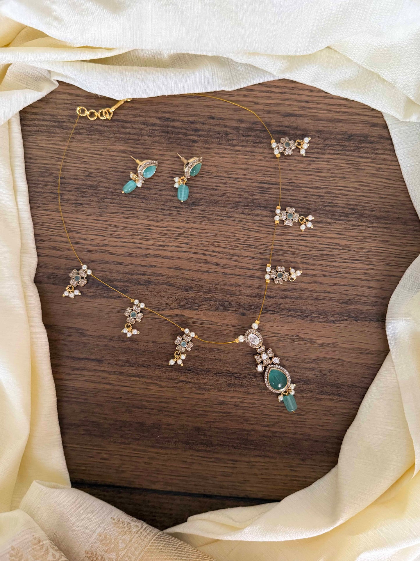 Foil back Kundan Invisible Chain