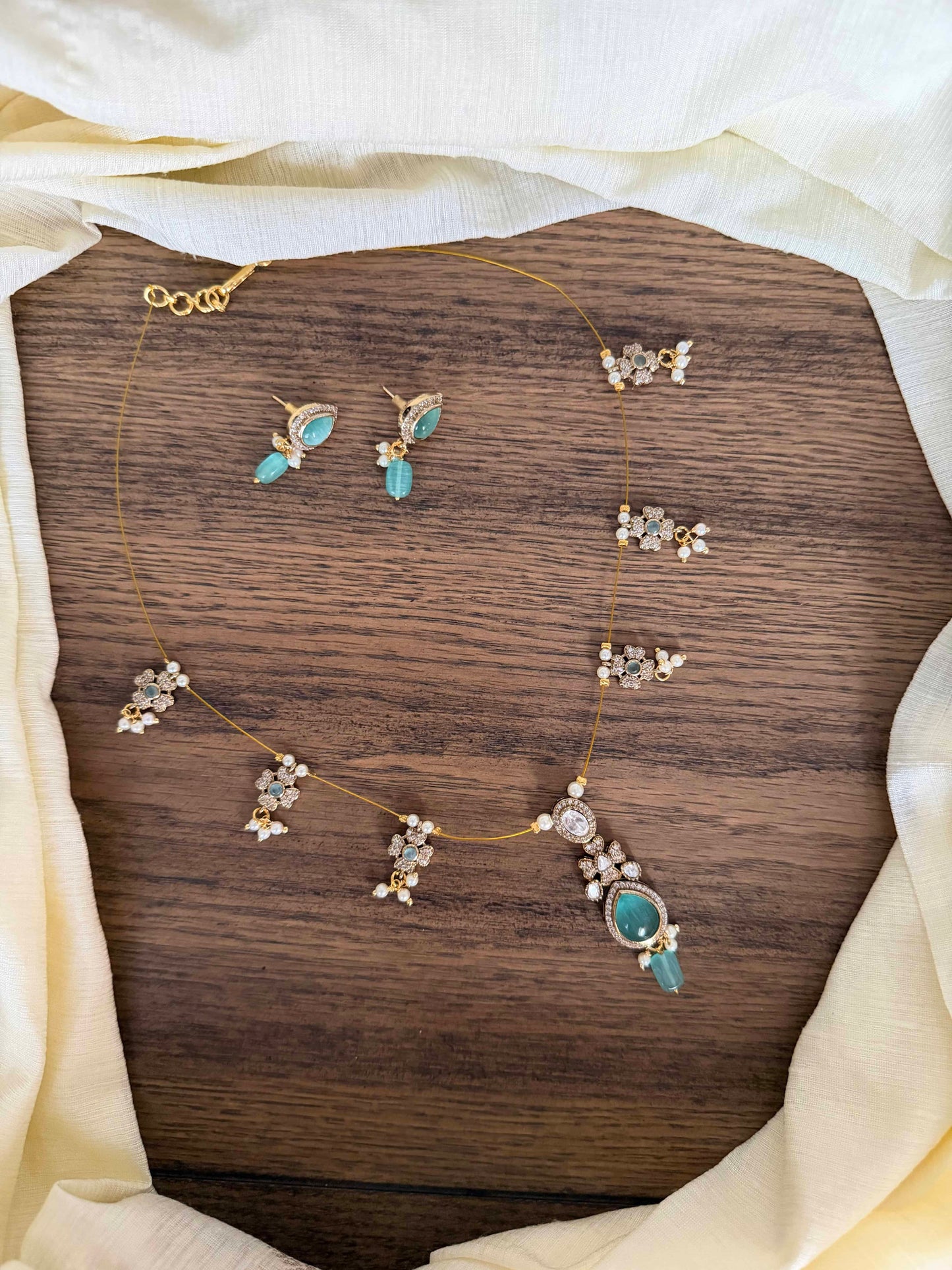 Foil back Kundan Invisible Chain