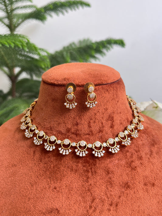 Diamond Look-Alike Sleek Necklace Set – For Saree & Dresses